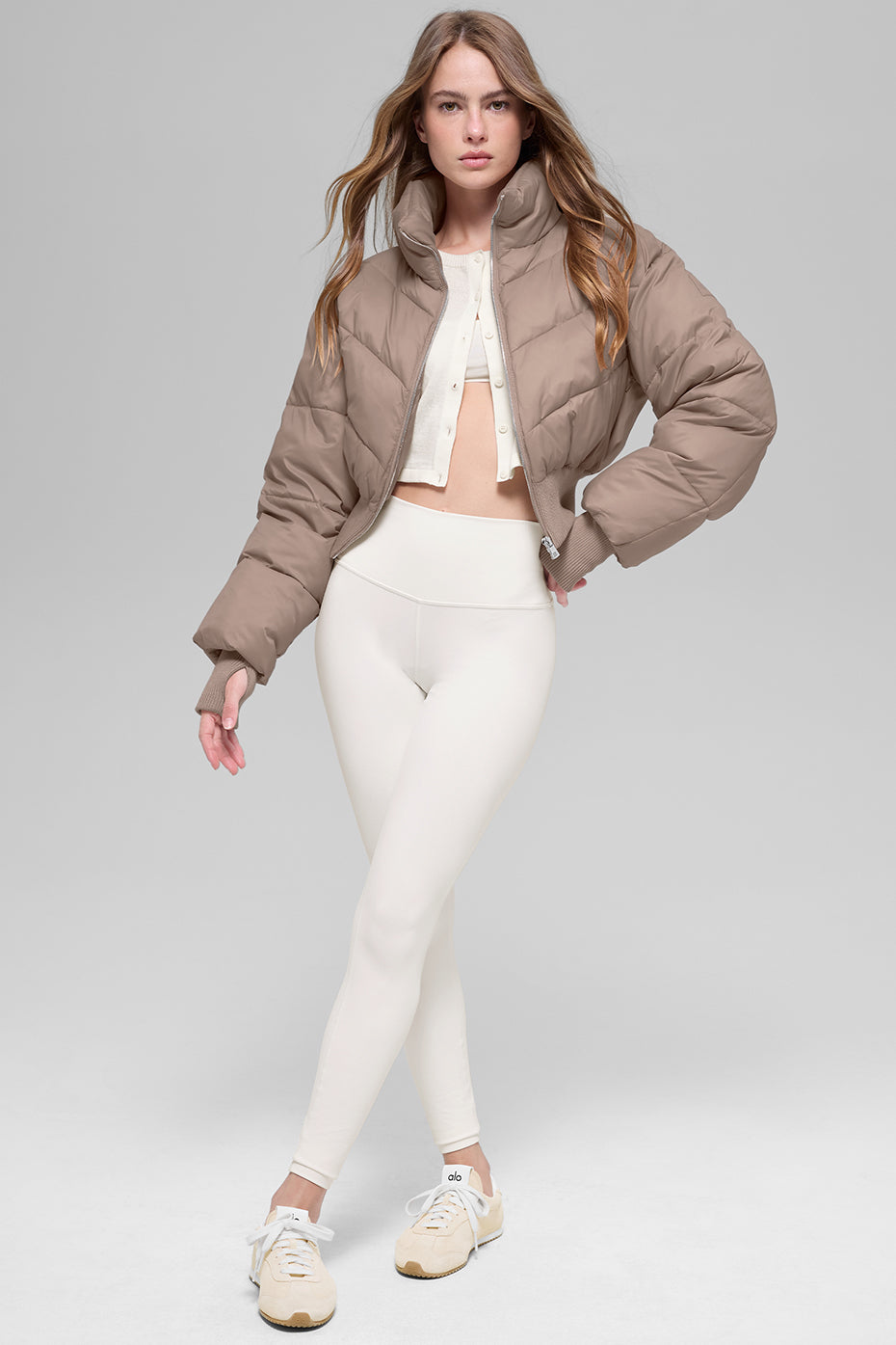 Alo Yoga Cropped Atmosphere Puffer - Chai Latte