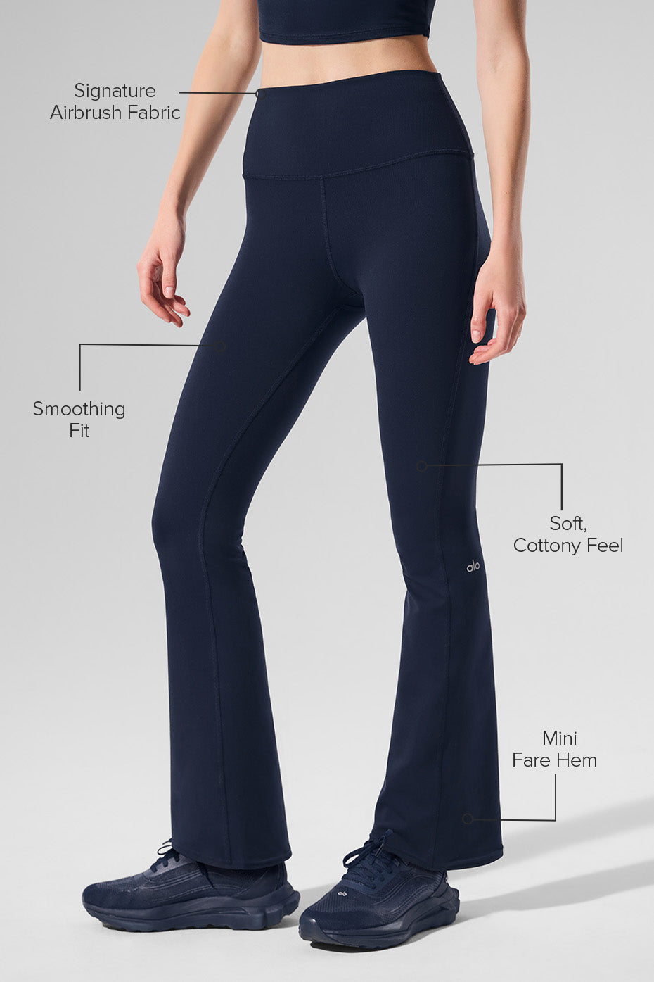 Alo Yoga Airbrush High-Waist Bootcut Legging (Short) - Navy