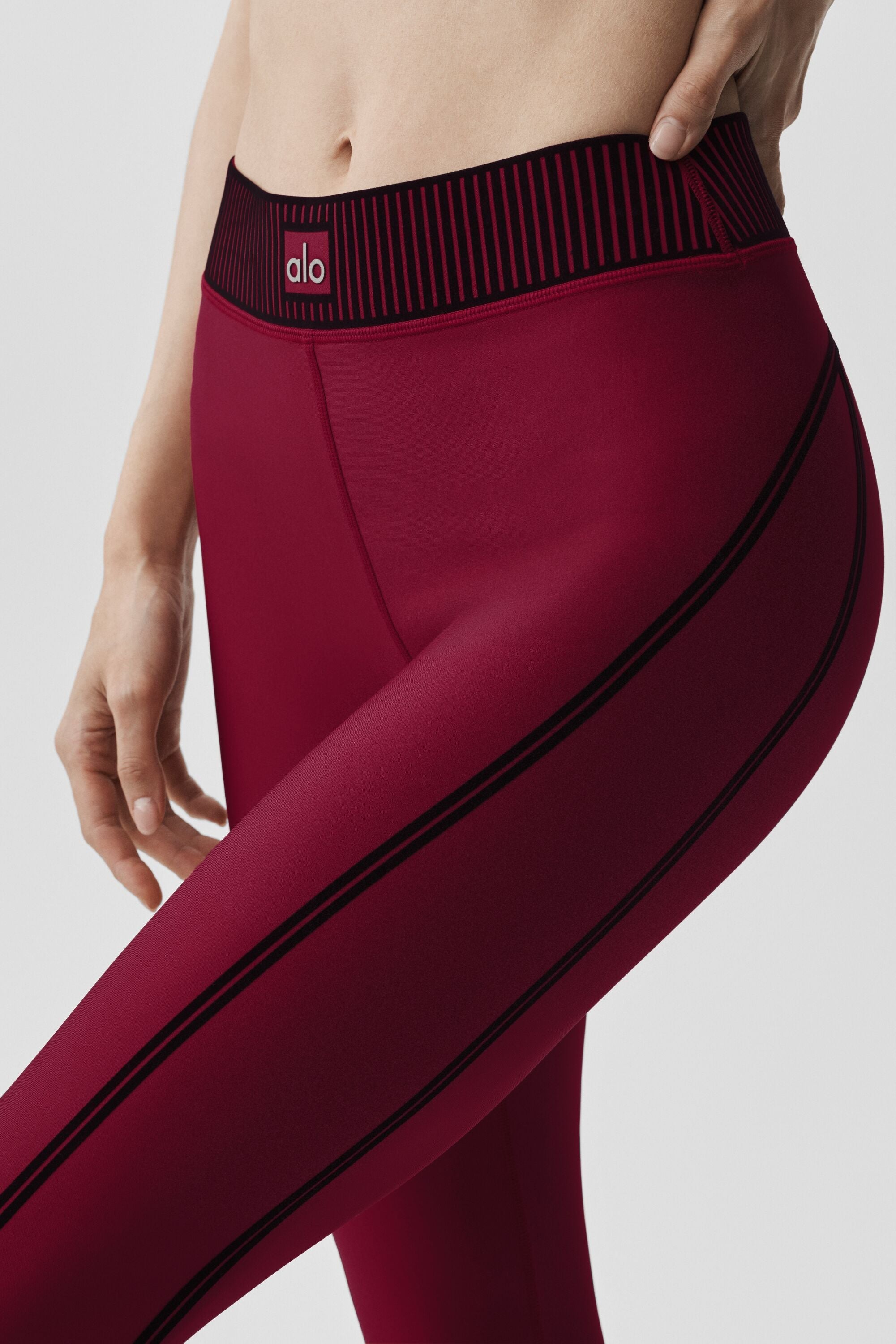 Alo Yoga Airlift High-Waist 7/8 Line Up Legging - Summer Romance Red