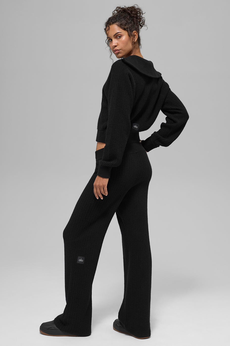 Alo Yoga Cashmere High-Waist Plush Waffle Pant - Black