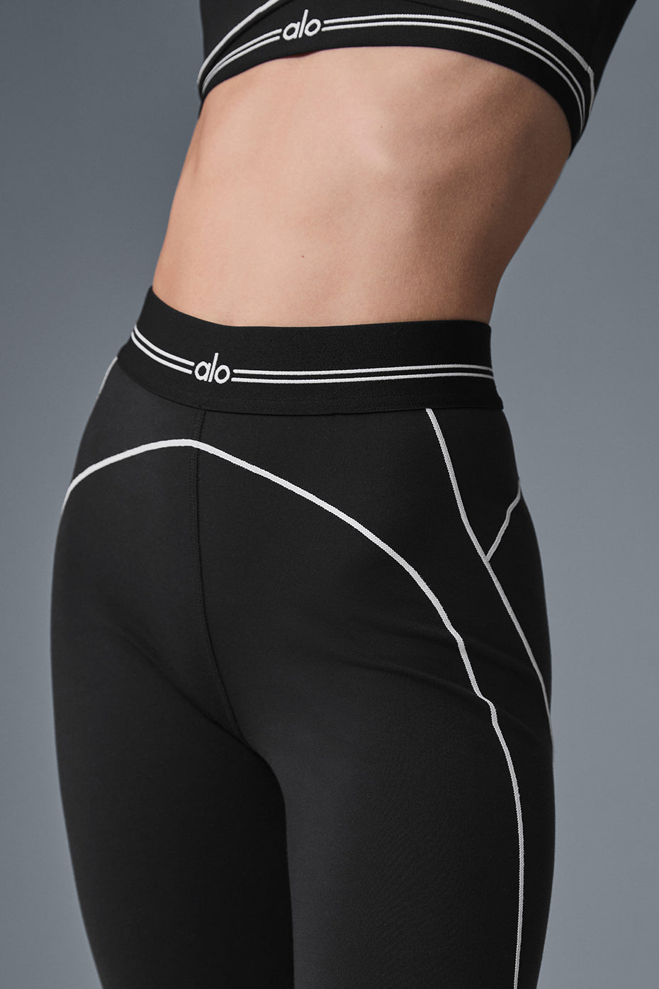 Alo Yoga Airbrush High-Waist Heart Throb Legging - Black/White