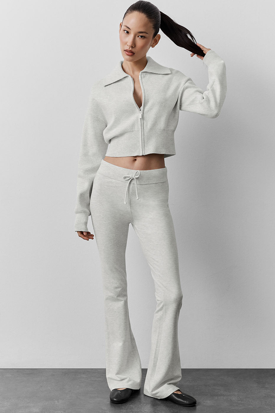 Alo Yoga Sway Bootcut Sweatpant - White Heather