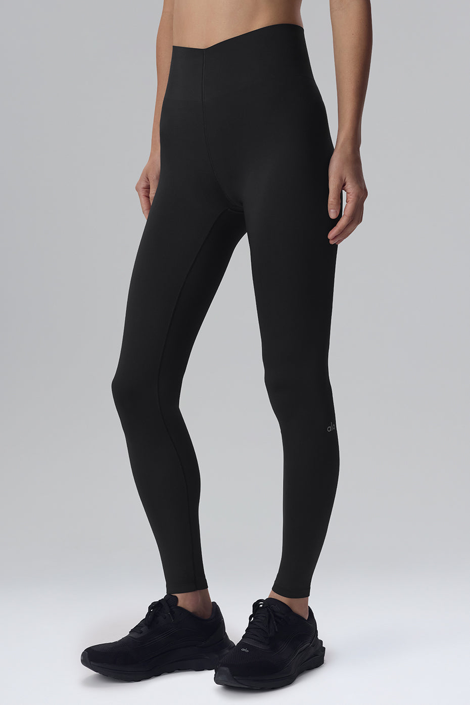 Alo Yoga Airlift Strength Extreme High-Waist 7/8 Legging - Black