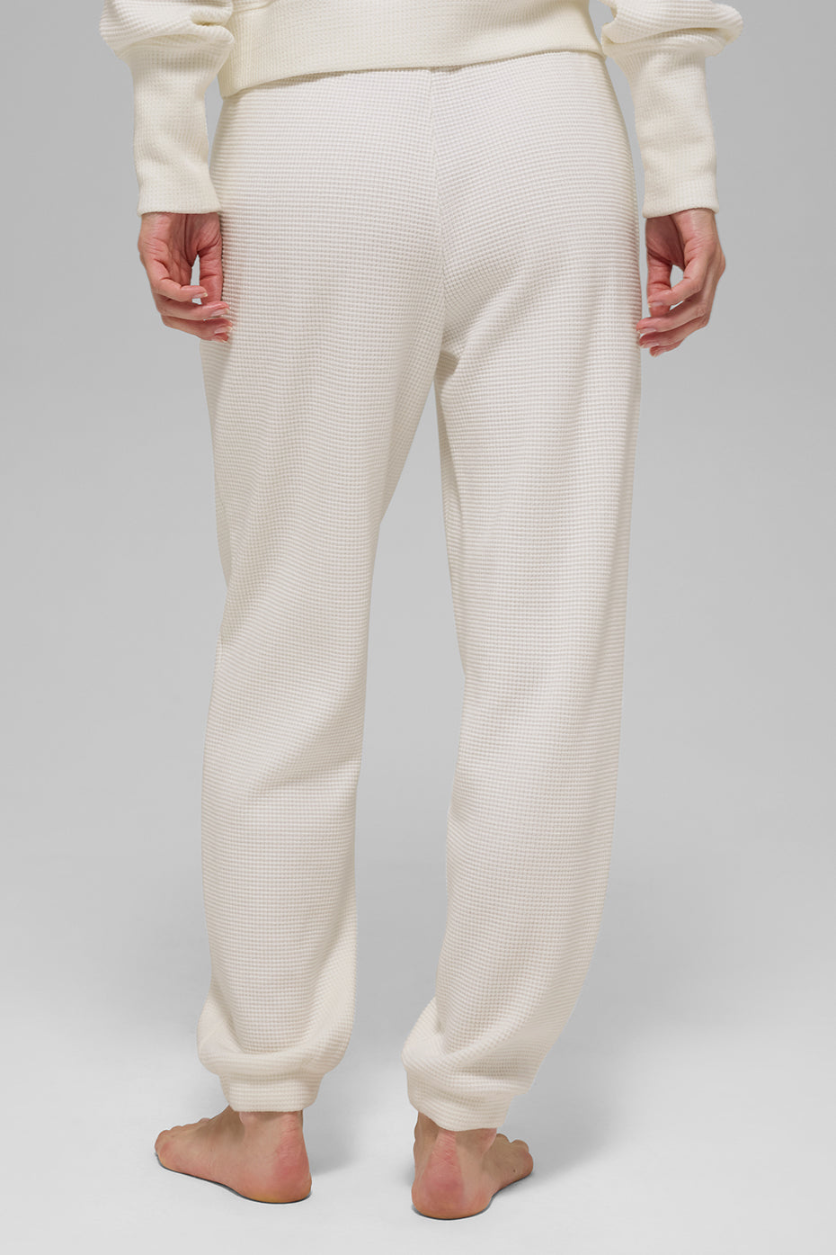 Alo Yoga Waffle Weekend Escape Jogger - Ivory