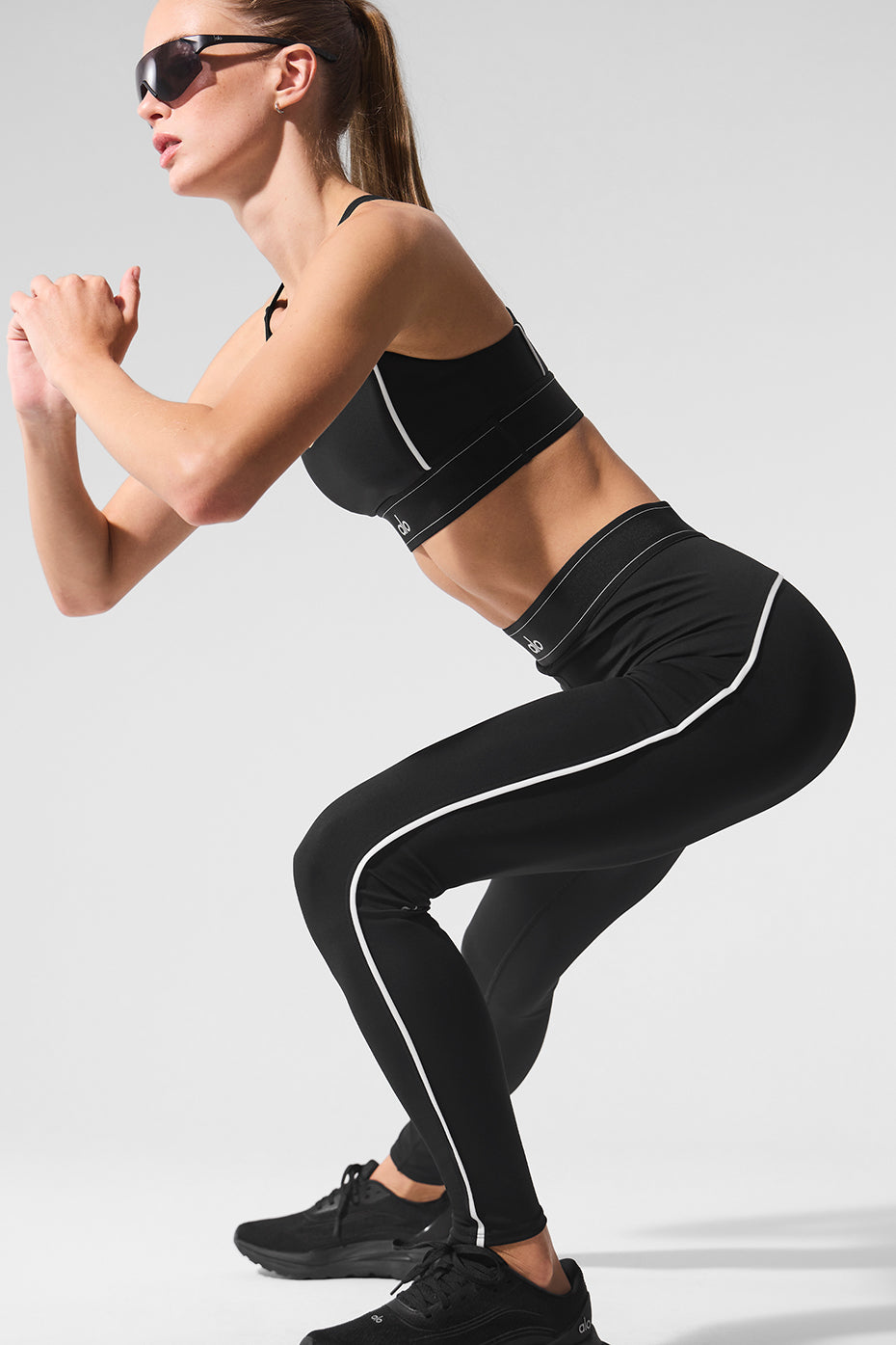 Alo Yoga Airlift High-Waist Suit Up Legging - Black/White