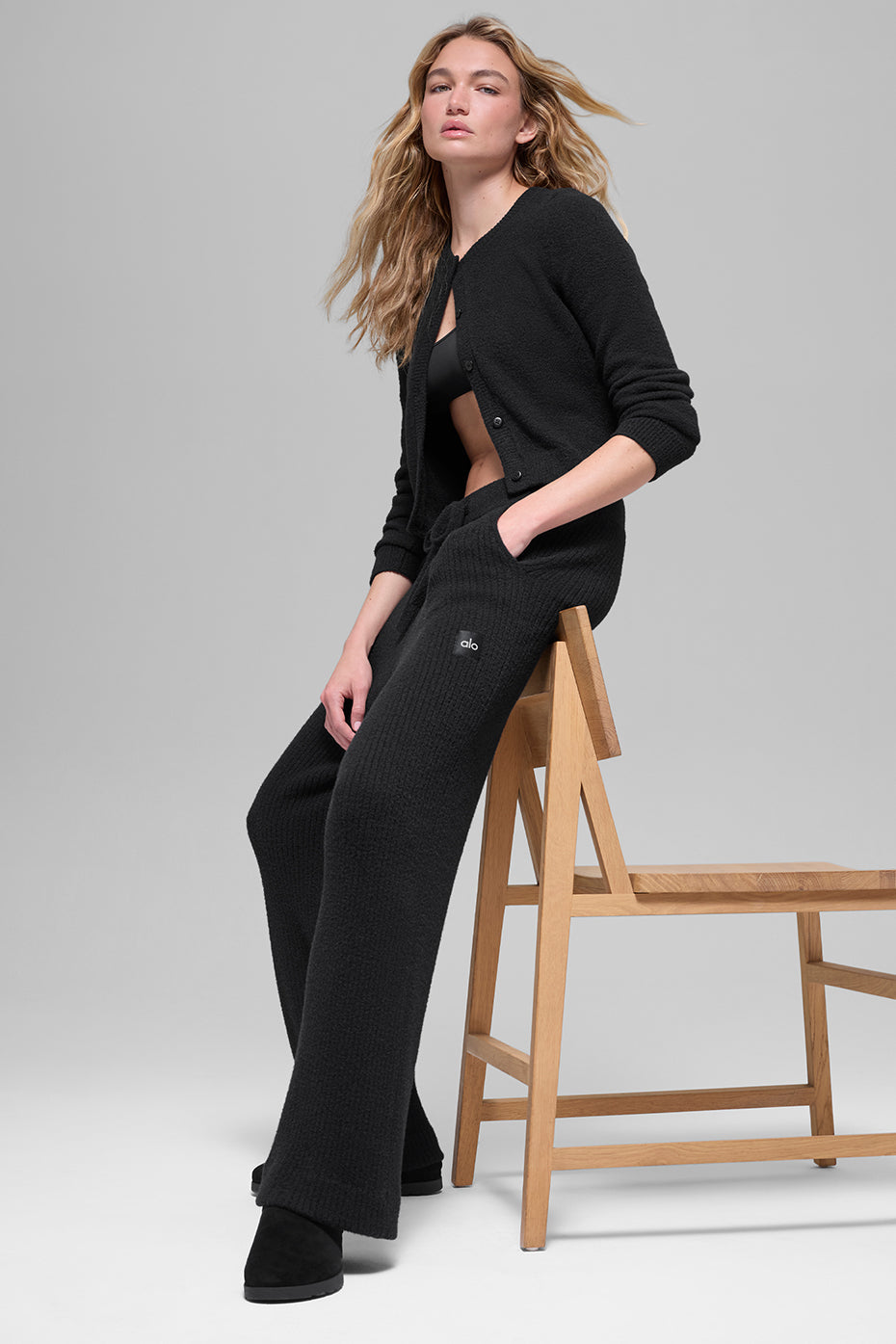 Alo Yoga Snuggle Up Sweater High-Waist Wide Leg Pant - Black