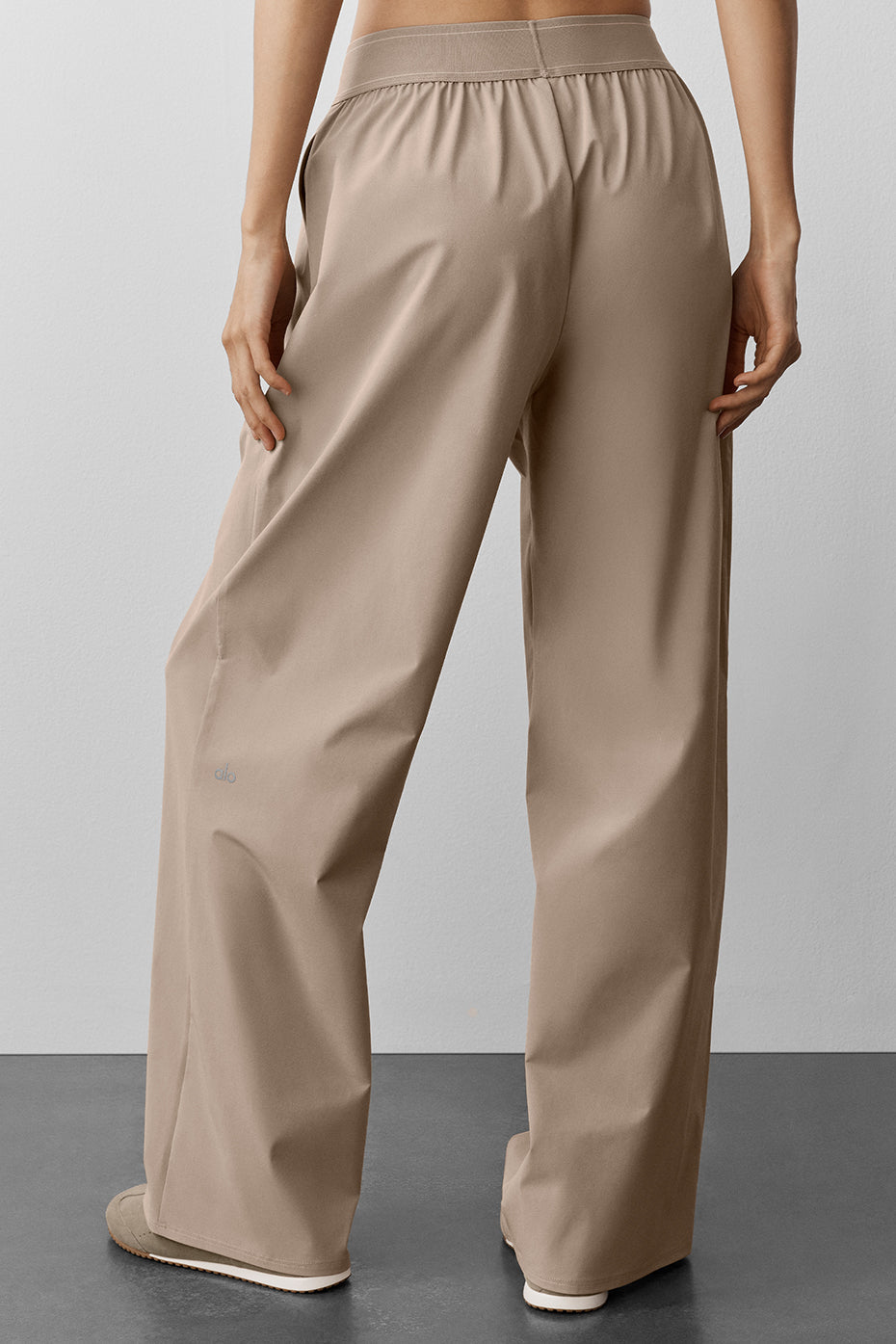 Alo Yoga Suit Up Trouser (Regular) - Gravel