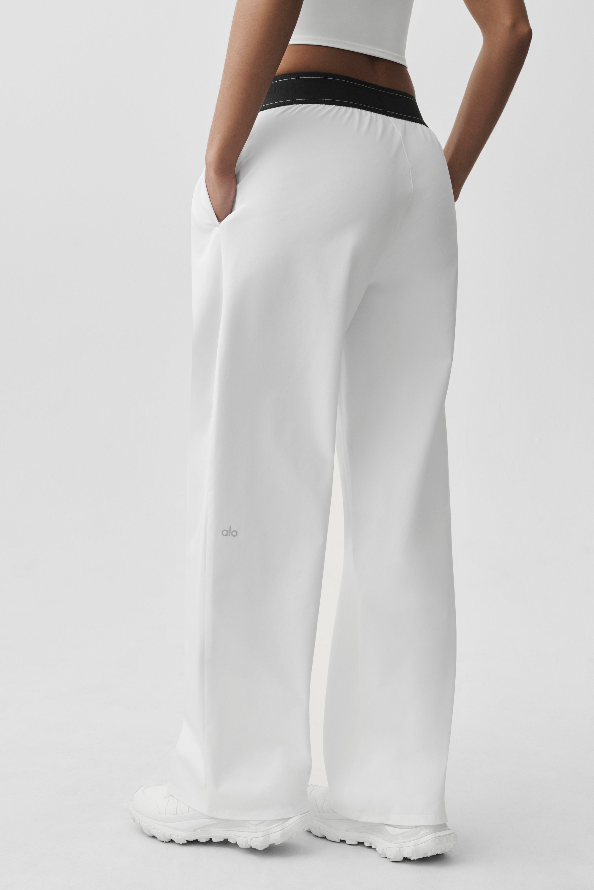 Alo Yoga Suit Up Trouser (Regular) - White/Black