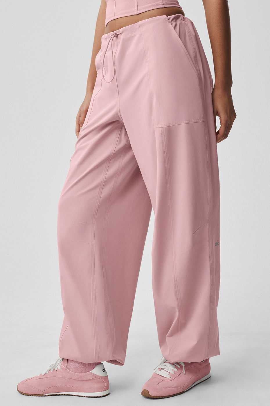 Alo Yoga Low Rise Megastar Cargo Pant - Vintage Pink