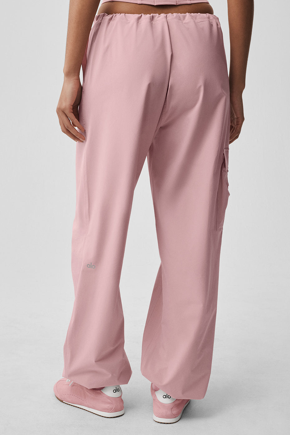 Alo Yoga Low Rise Megastar Cargo Pant - Vintage Pink
