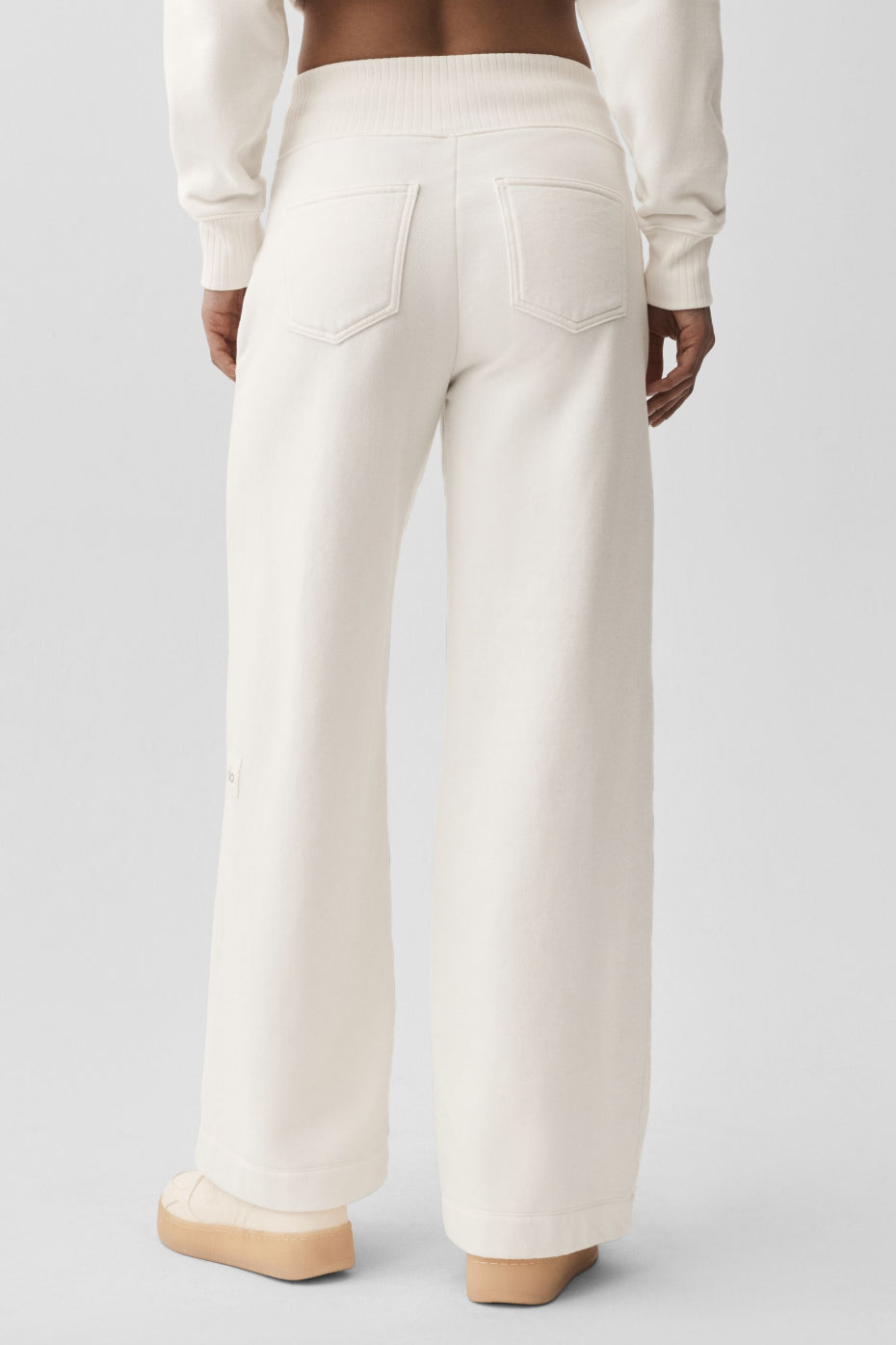 Alo Yoga Serenity Wide Leg Sweatpant - Ivory