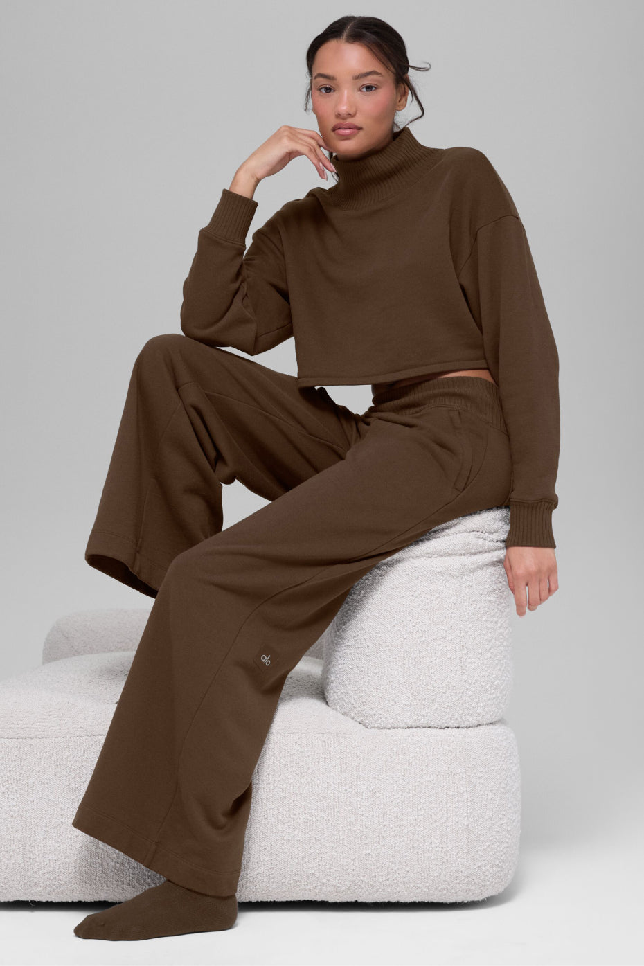Alo Yoga Serenity Wide Leg Sweatpant - Espresso