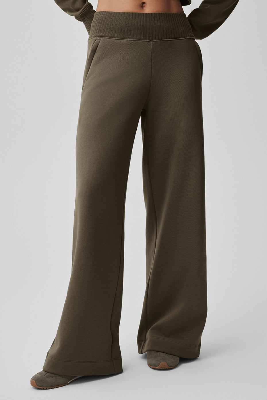 Alo Yoga Serenity Wide Leg Sweatpant - Olive Tree