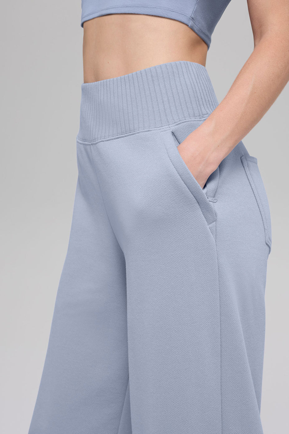 Alo Yoga Serenity Wide Leg Sweatpant - Winter Frost
