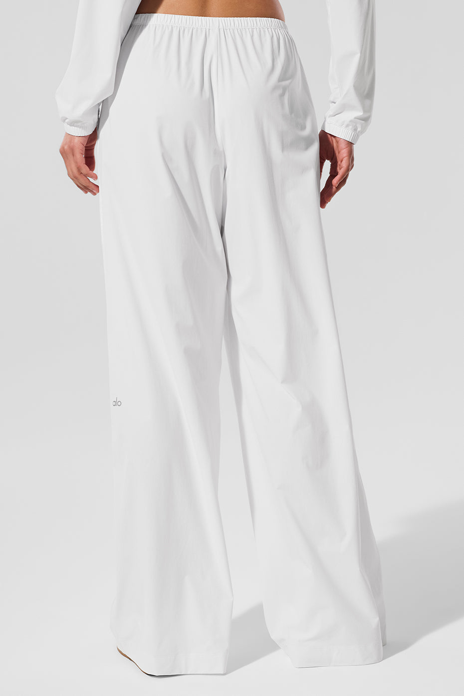 Alo Yoga Breezy Wide Leg Pant (Long) - White