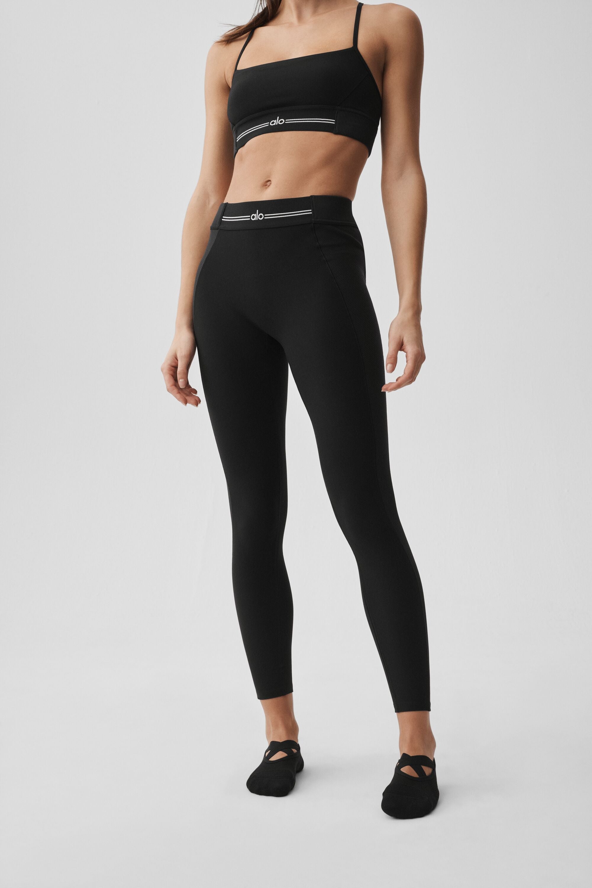Alo Yoga Alosoft High-Waist 7/8 Relay Legging - Black/White