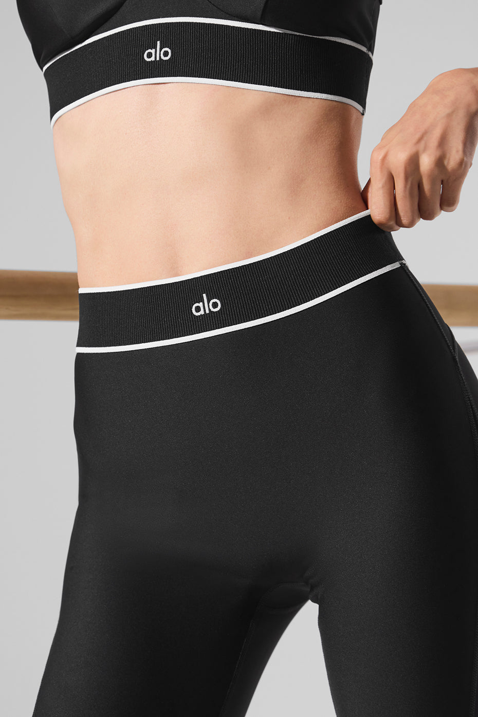Alo Yoga Airlift Mesh High-Waist Darling Stirrup Legging - Black