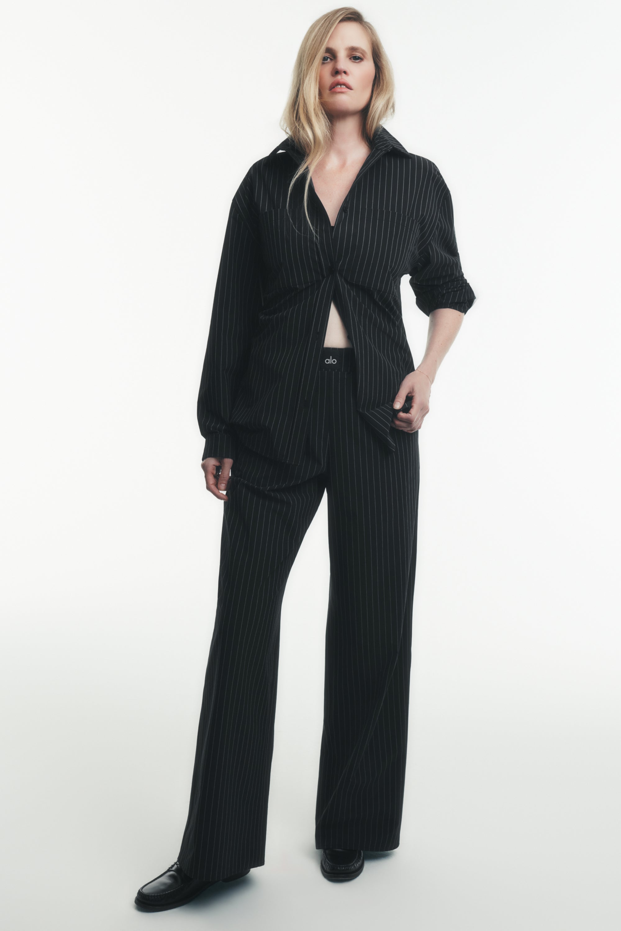 Alo Yoga Pinstripe Daylight Boxer Pant (Regular) - Black/Titanium