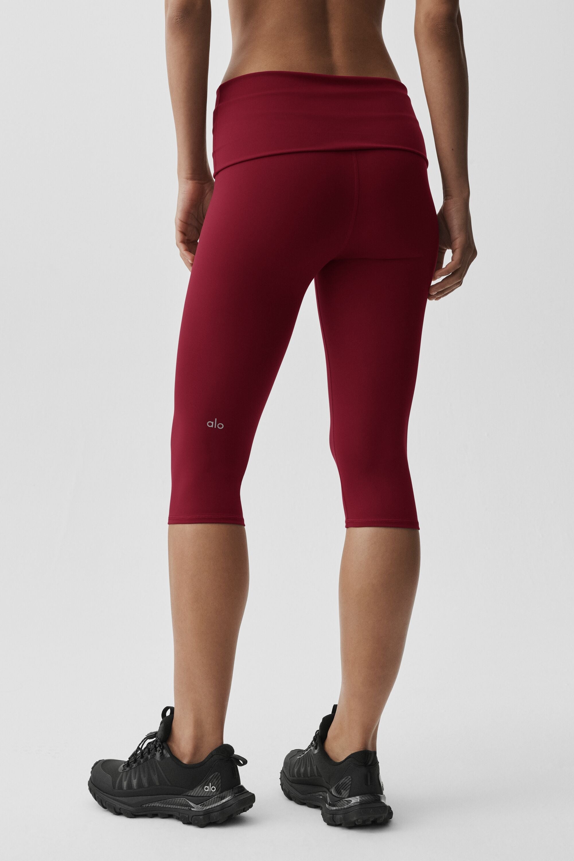 Alo Yoga ALO Softsculpt Low-Rise Foldover Capri - Summer Romance Red