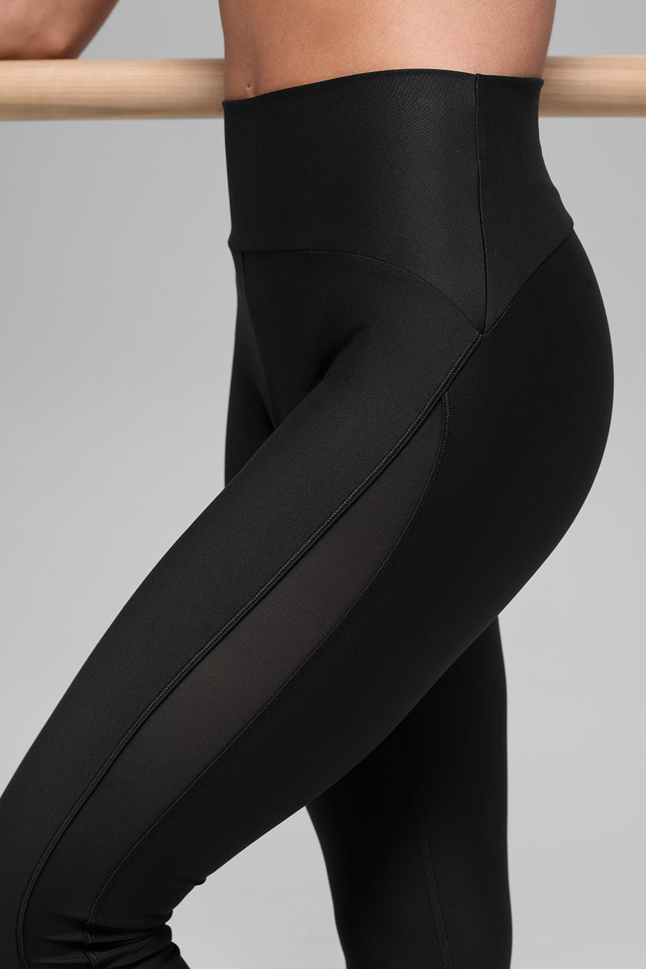Alo Yoga Airlift High-Waist Mesh Infatuation Legging - Black