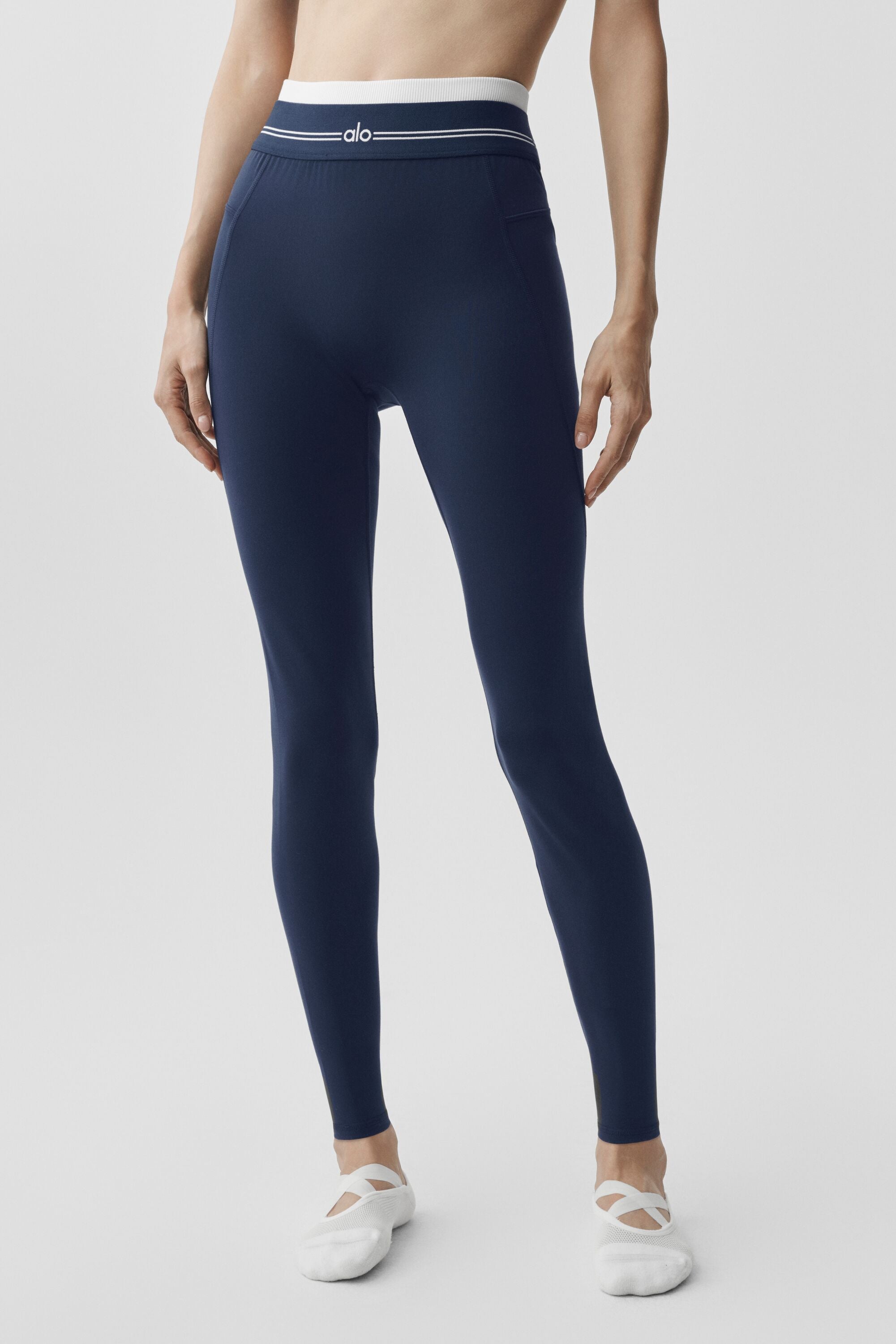 Alo Yoga Airbrush High-Waist 7/8 Better Together Legging - Navy/White