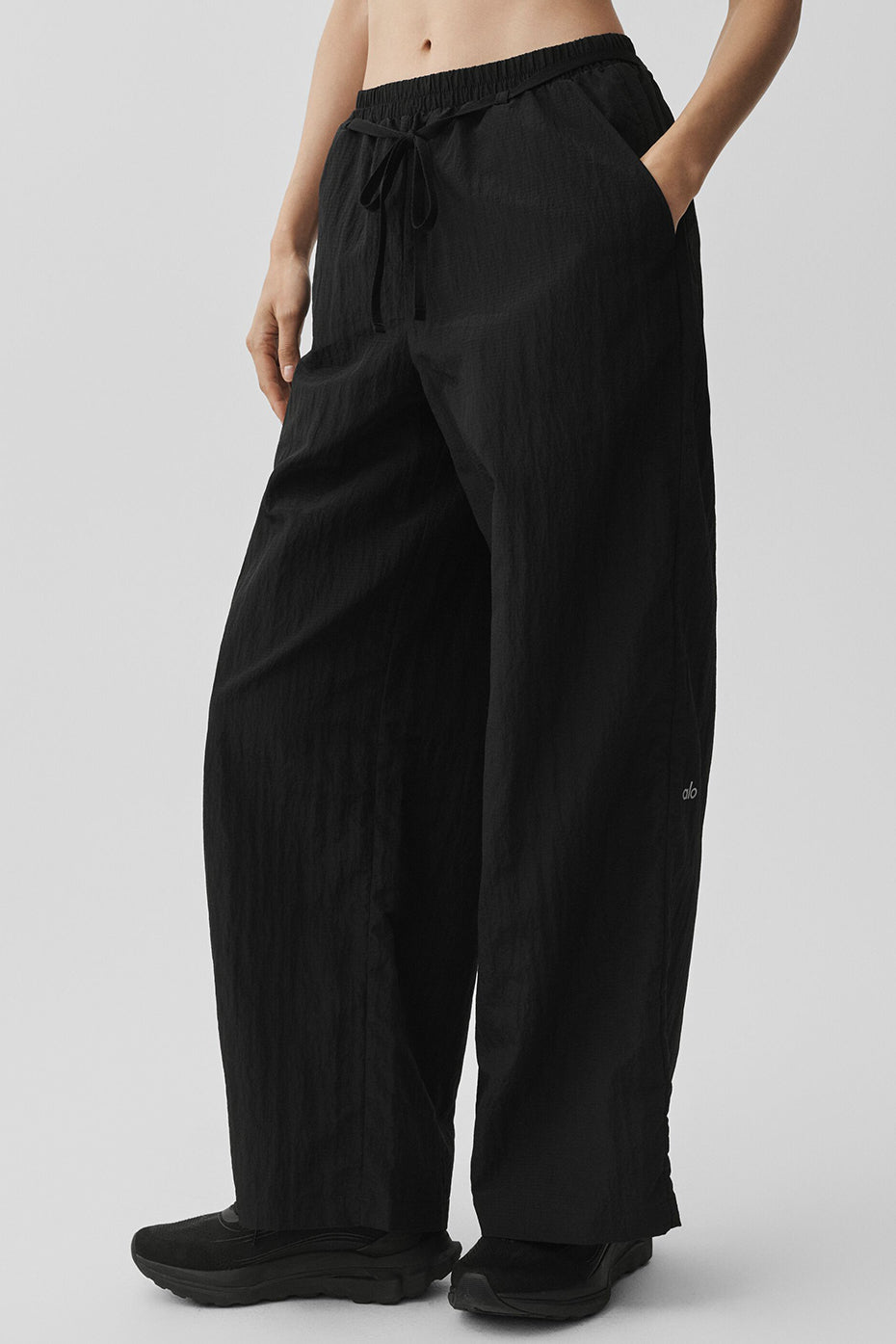 Alo Yoga Ripstop Electric Straight Leg Pant - Black