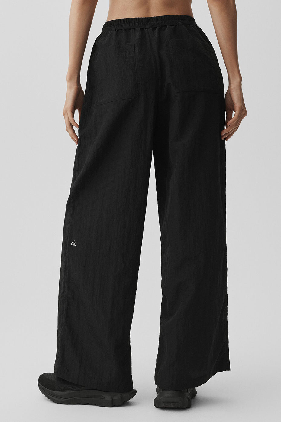 Alo Yoga Ripstop Electric Straight Leg Pant - Black