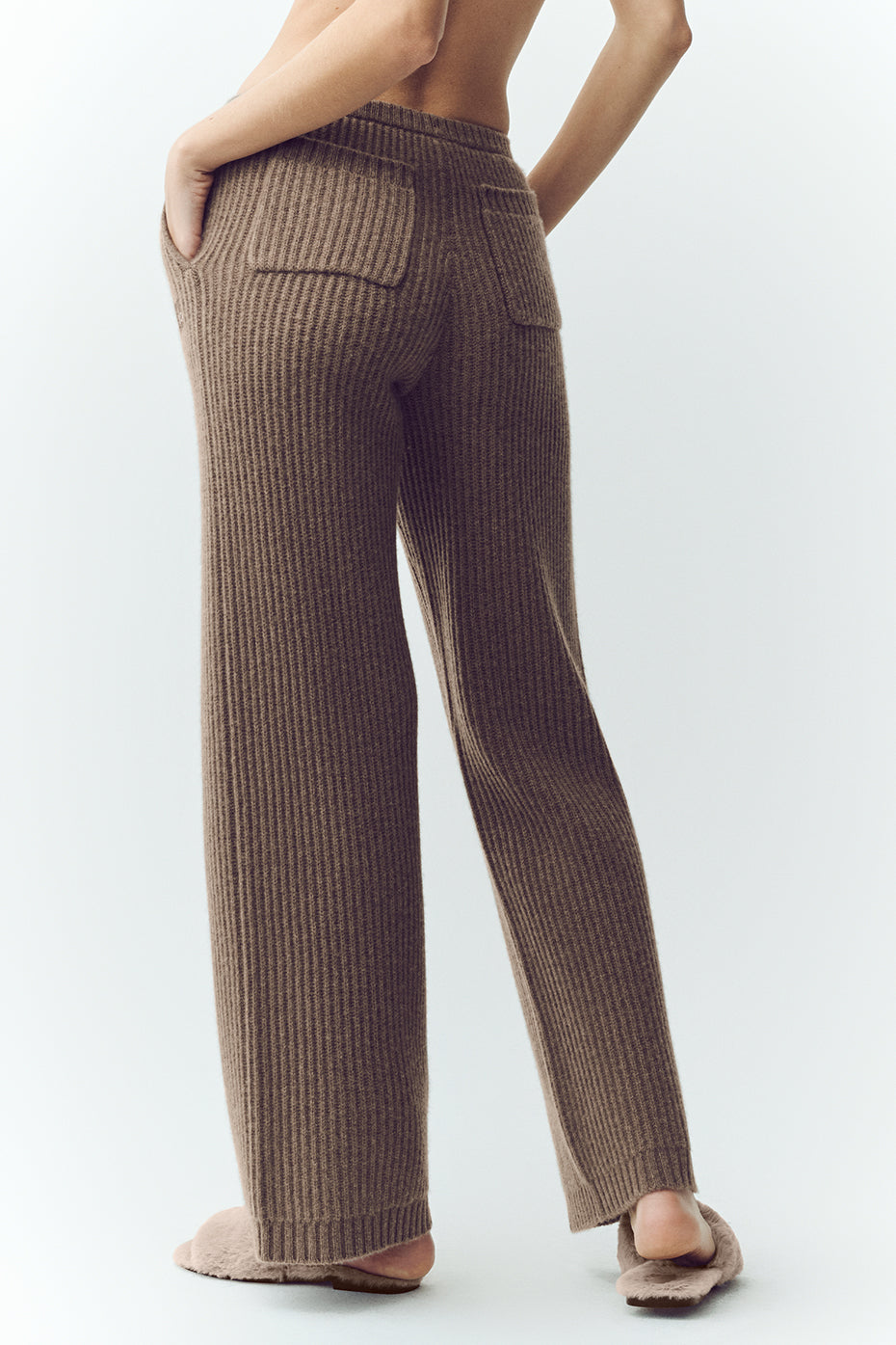 Alo Yoga Cashmere High-Waist Northstar Straight Leg Pant - Alpine Cocoa Heather