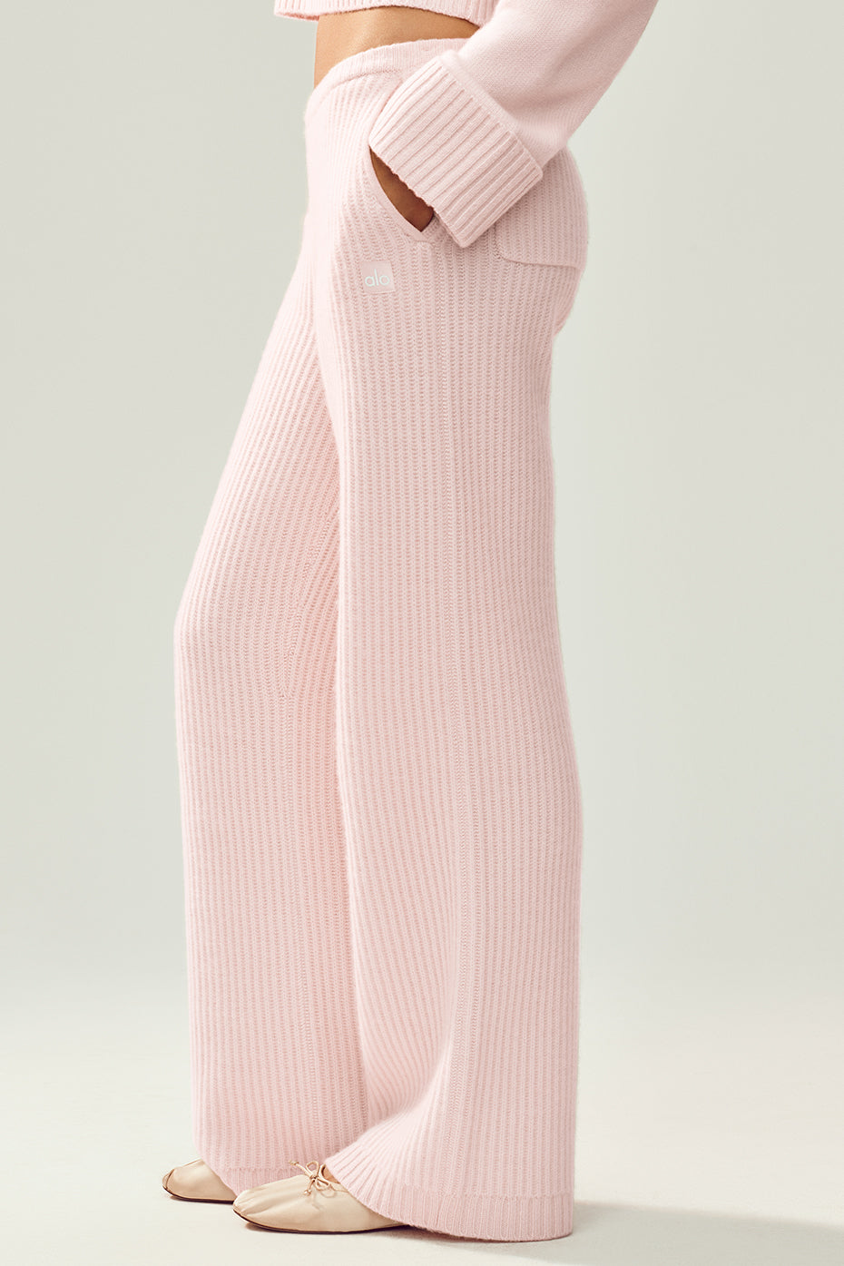 Alo Yoga Cashmere High-Waist Northstar Straight Leg Pant - Frosted Pink