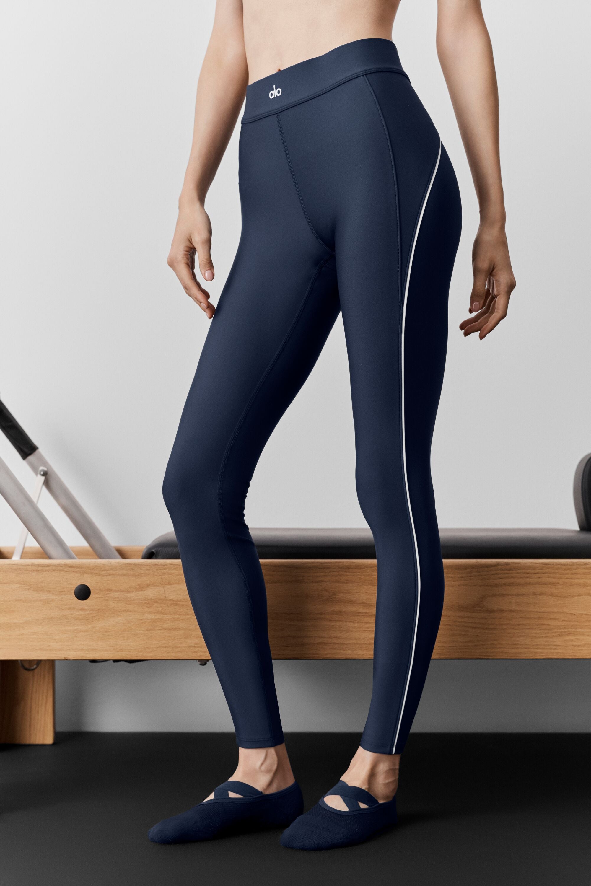 Alo Yoga Airlift High-Waist 7/8 Speedwork Legging - Navy