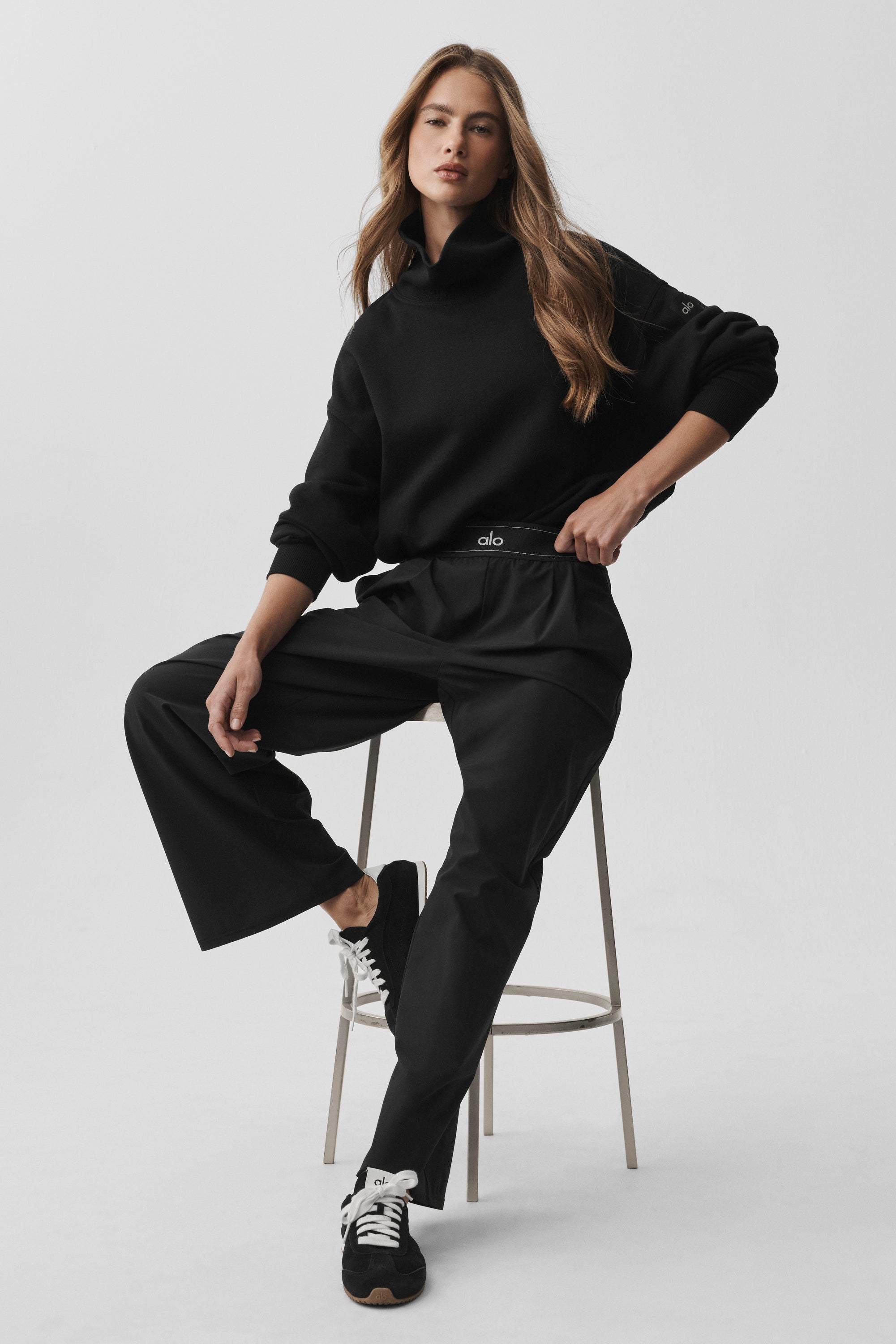 Alo Yoga Suit Up Trouser (Short) - Black