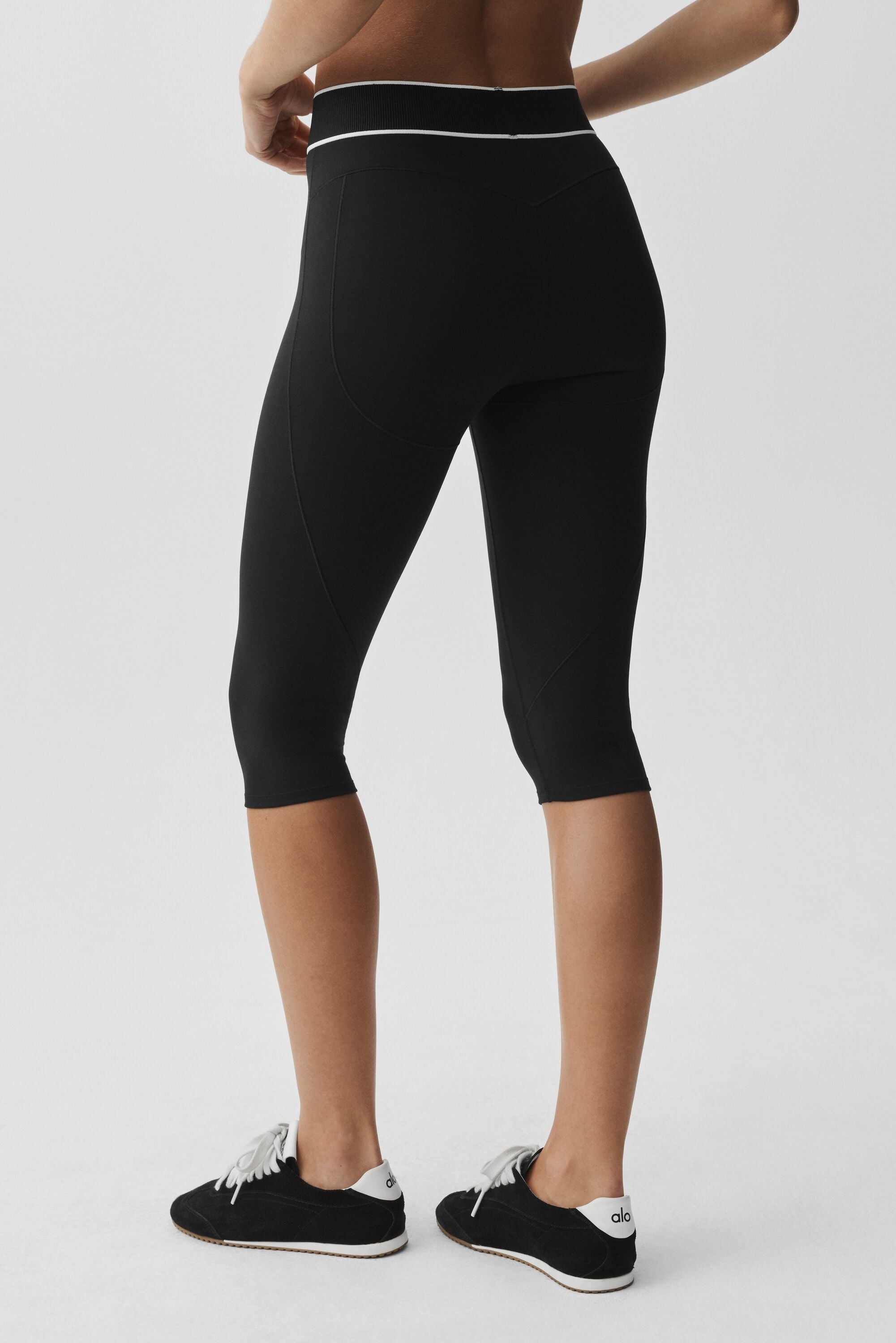 Alo Yoga ALO Softsculpt High-Waist Amp It Up Capri - Black