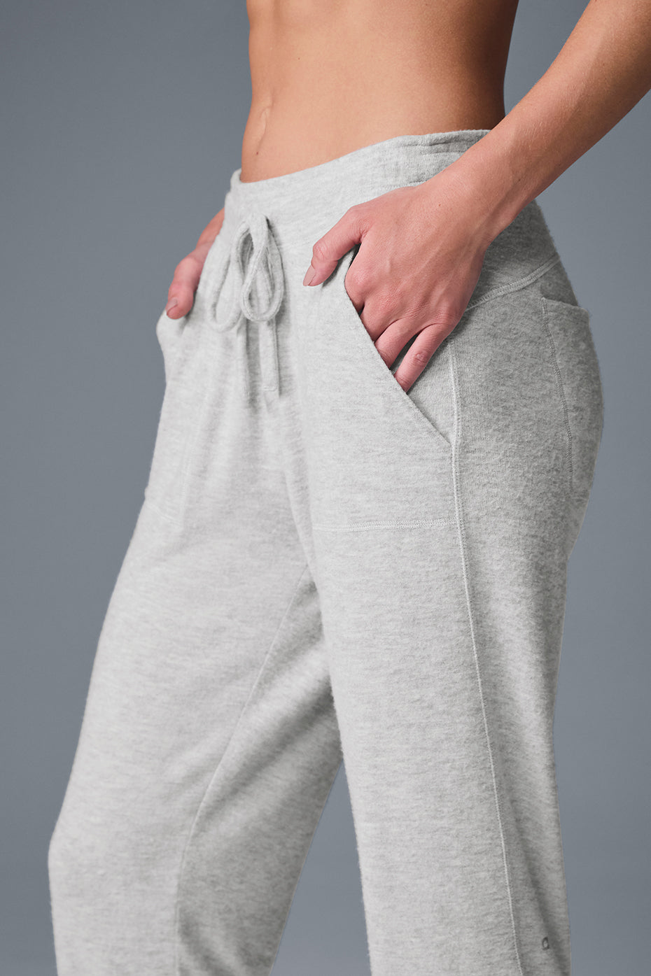 Alo Yoga Soho Sweatpant - Athletic Heather Grey