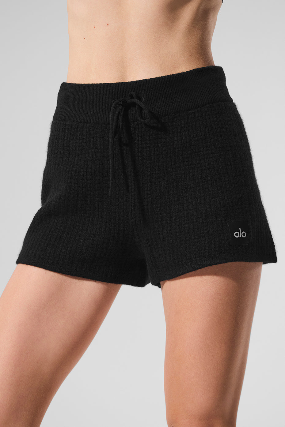Alo Yoga Cashmere High-Waist Plush Waffle Short - Black