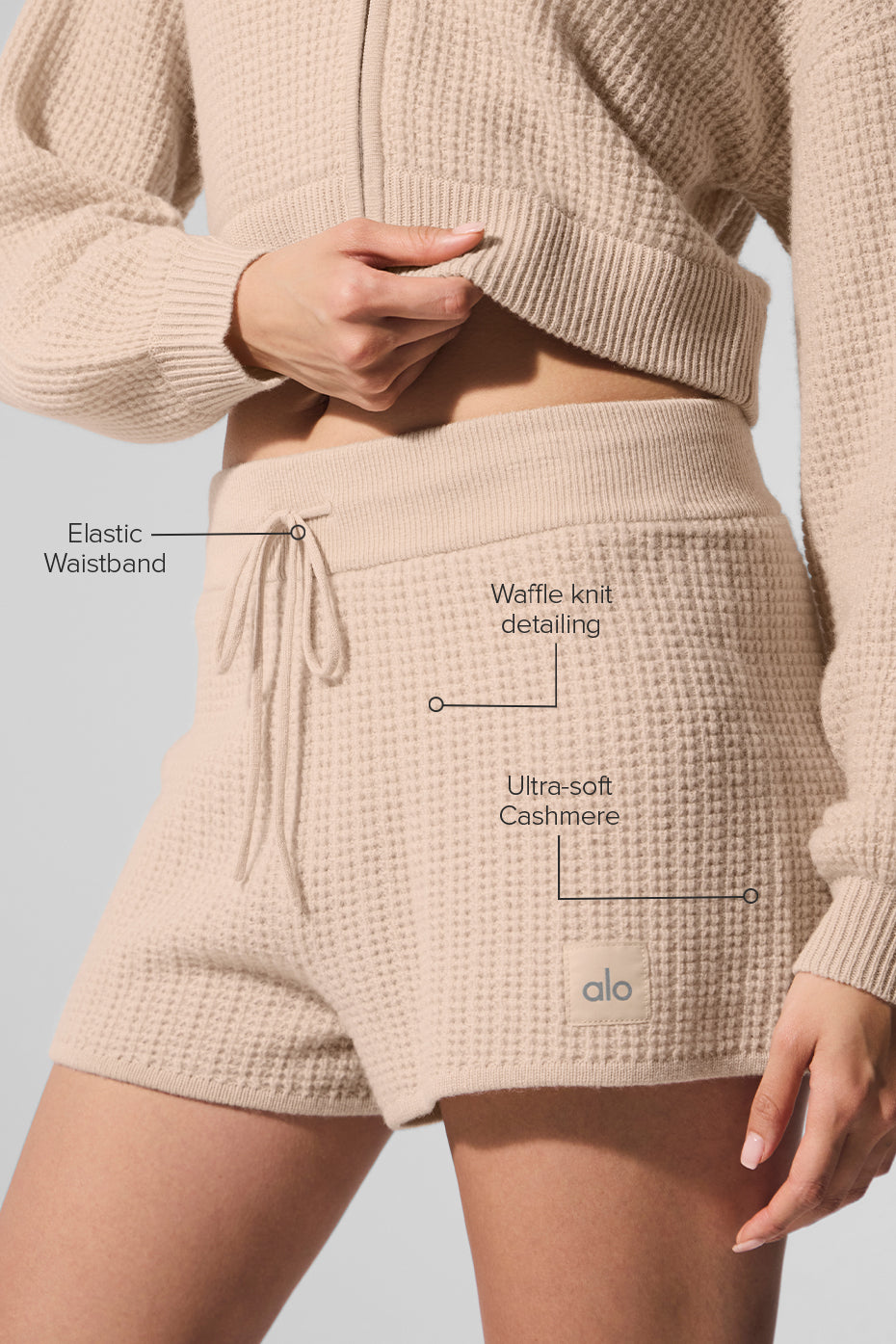 Alo Yoga Cashmere High-Waist Plush Waffle Short - Macadamia Blush