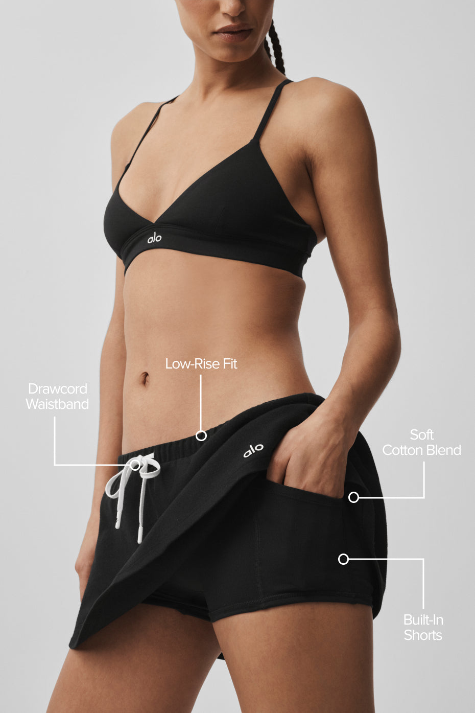 Alo Yoga Low-Rise Fan Favorite Micro Skirt - Black