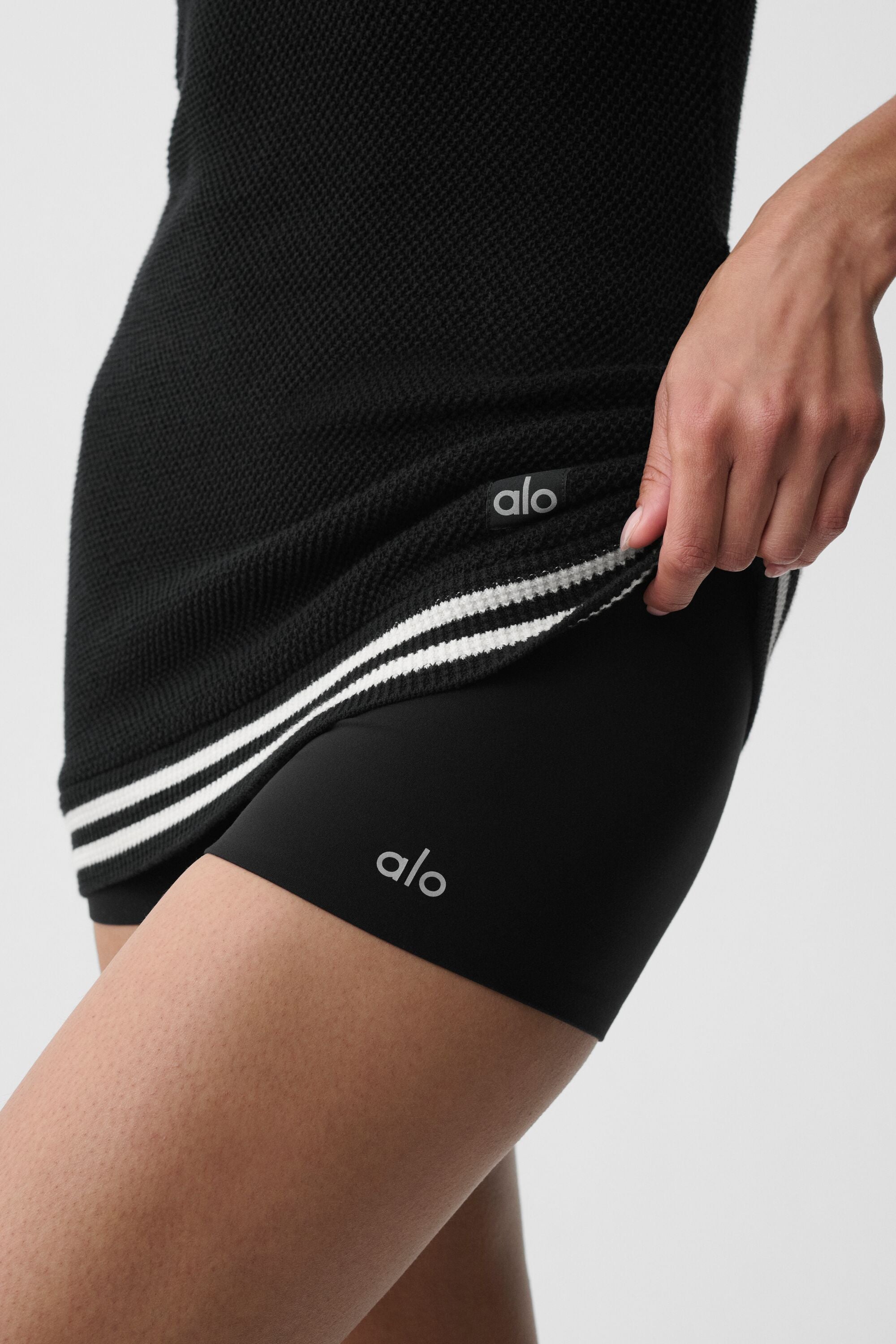 Alo Yoga 2" ALO Softsculpt Mid-Rise Short - Black