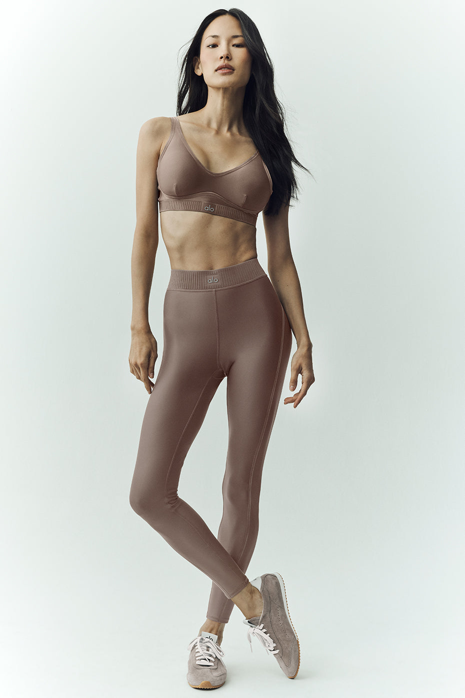 Alo Yoga Airlift Line Up Mirage Bra - Alpine Cocoa