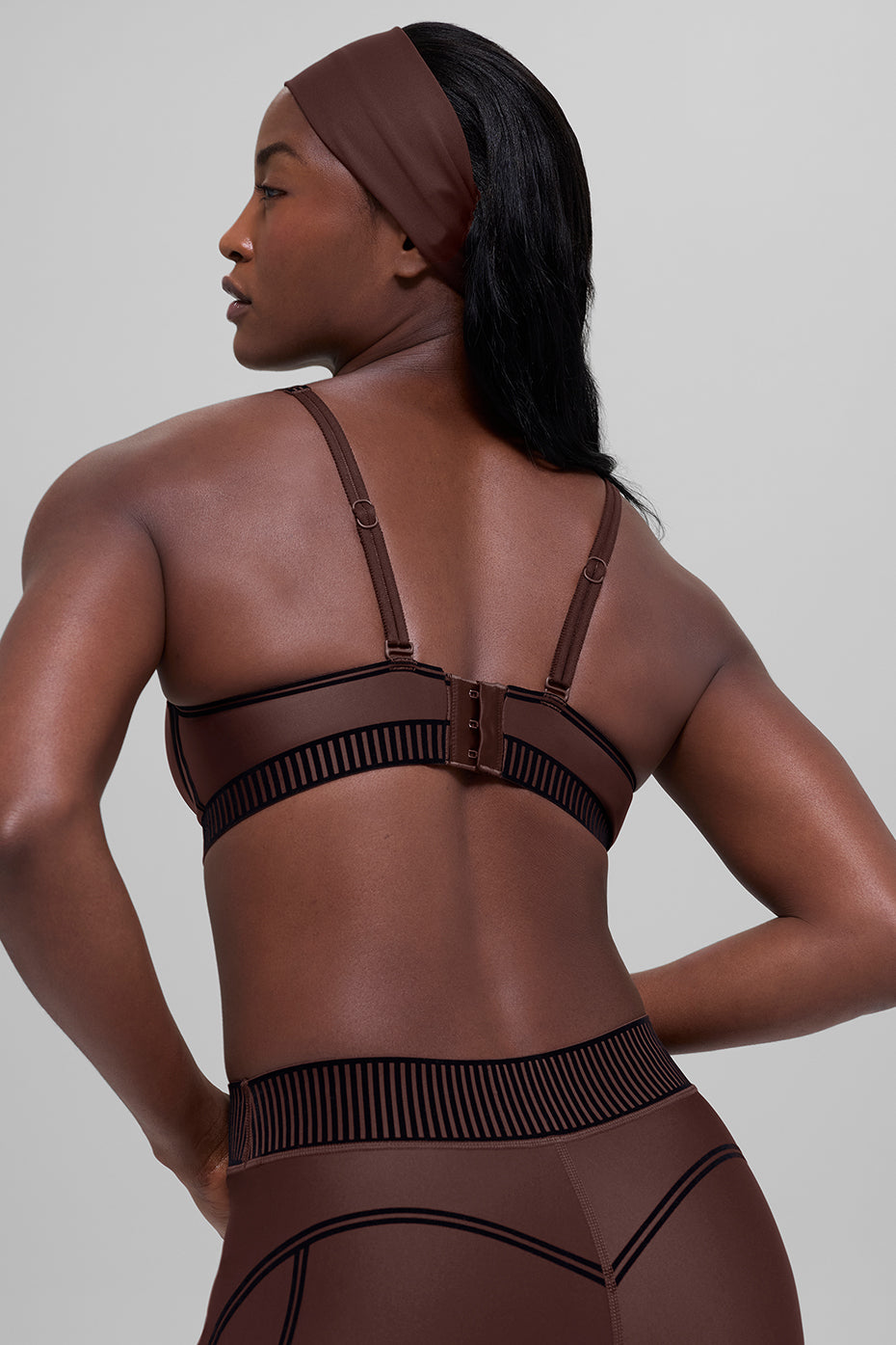 Alo Yoga Airlift Line Up Bra - Brownstone