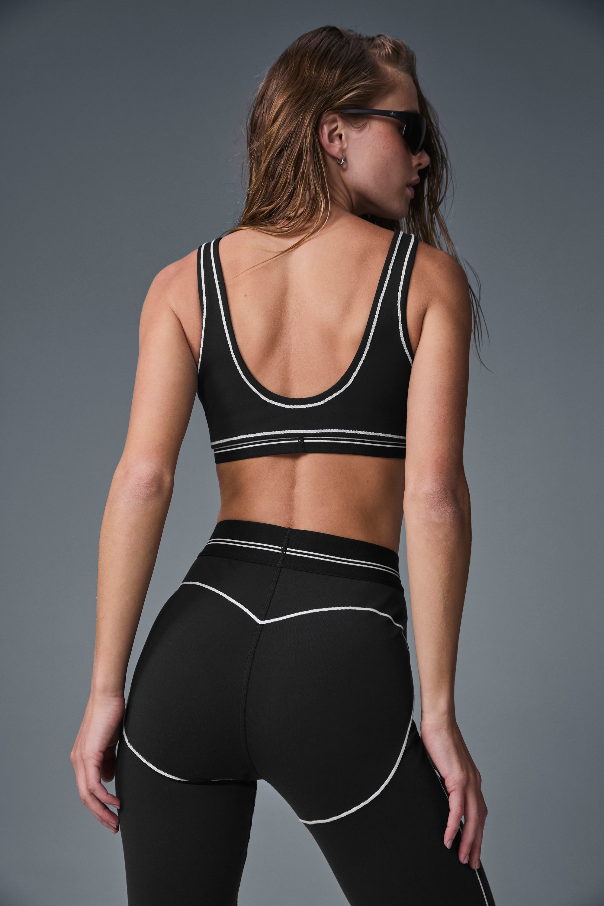 Alo Yoga Airbrush Heart Throb Bra - Black/White