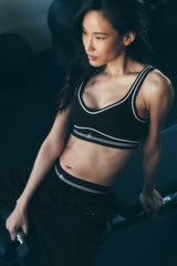 Alo Yoga Airbrush Heart Throb Bra - Black/White