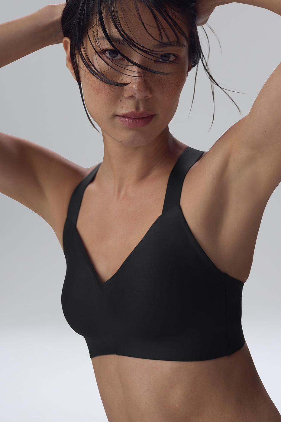 Alo Yoga Airlift Strength Bra - Black