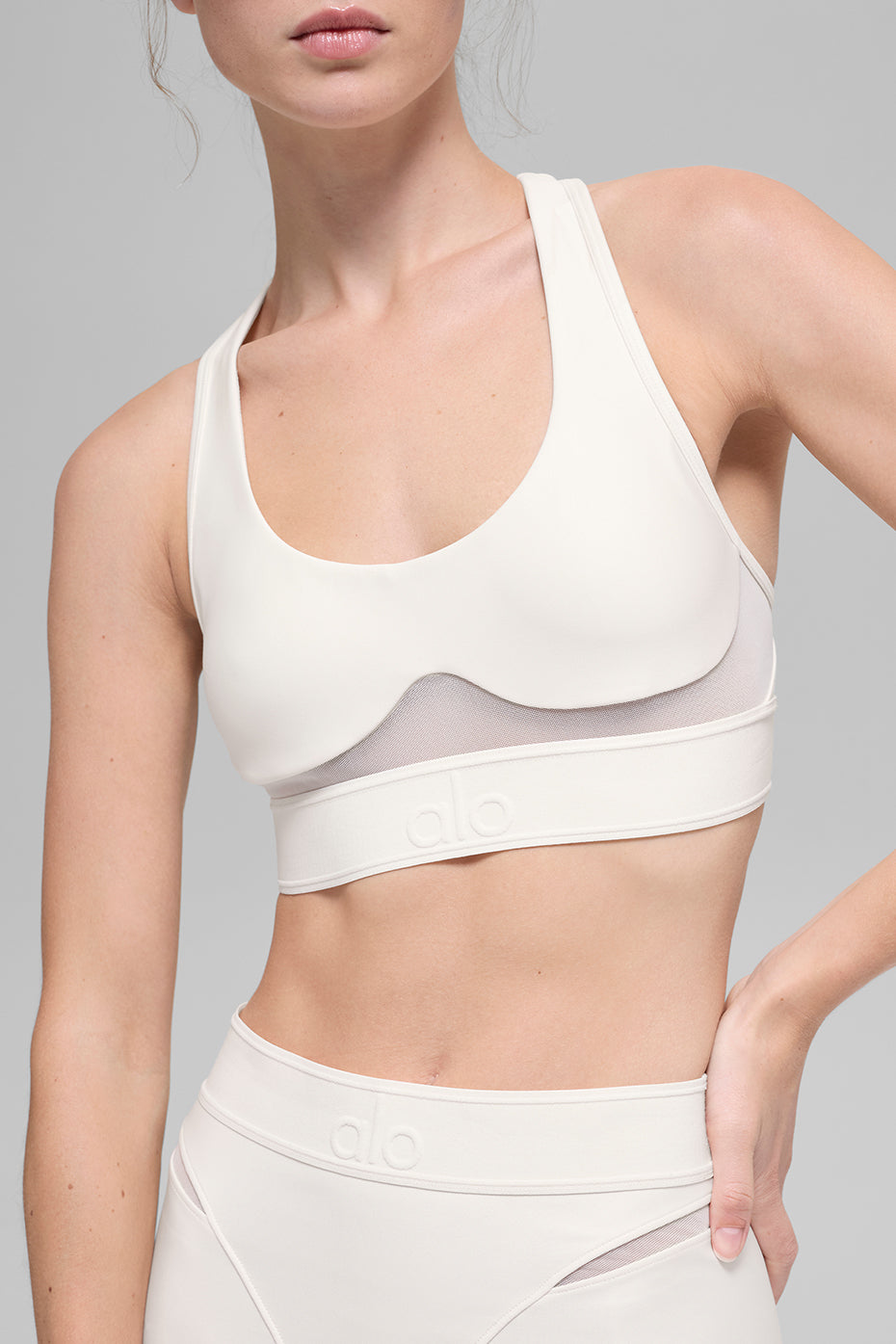 Alo Yoga Airlift Rebel Bra - Ivory