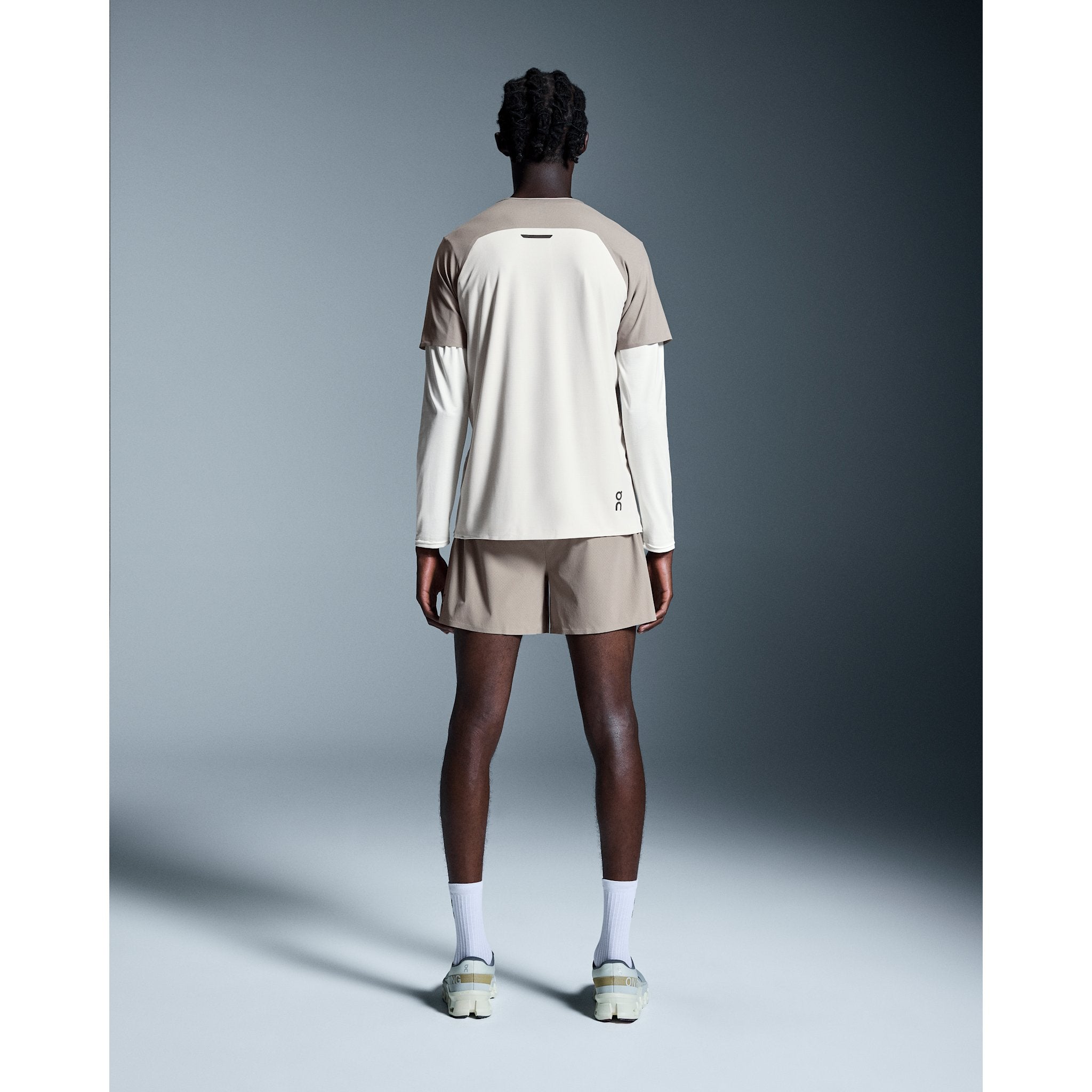 On 5" Performance Shorts Cinder
