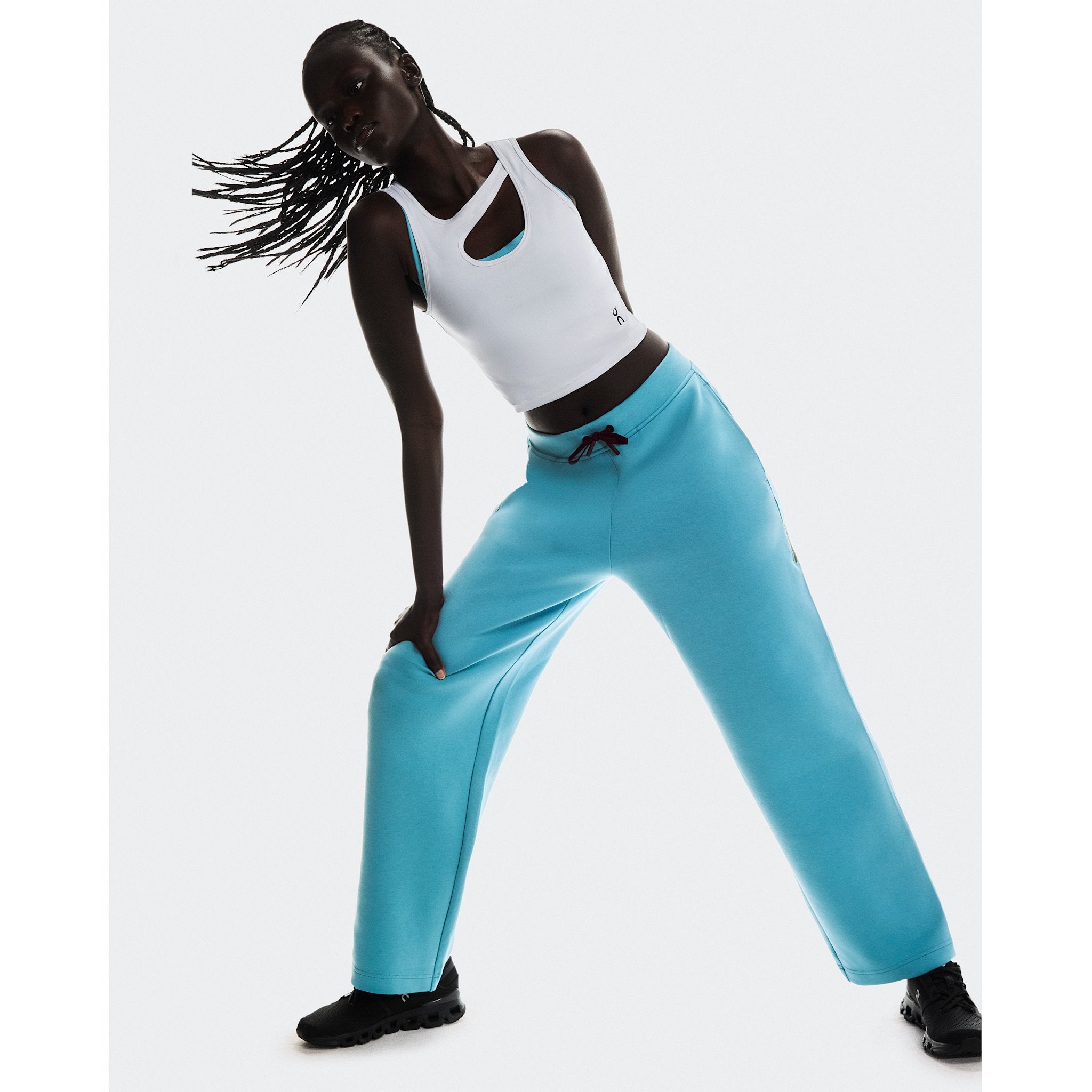 On Focus Tech Sweatpants Niagara