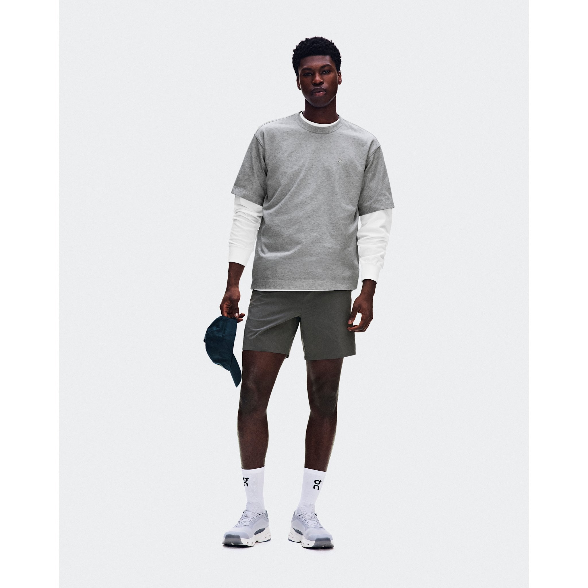 On Focus Shorts Shadow