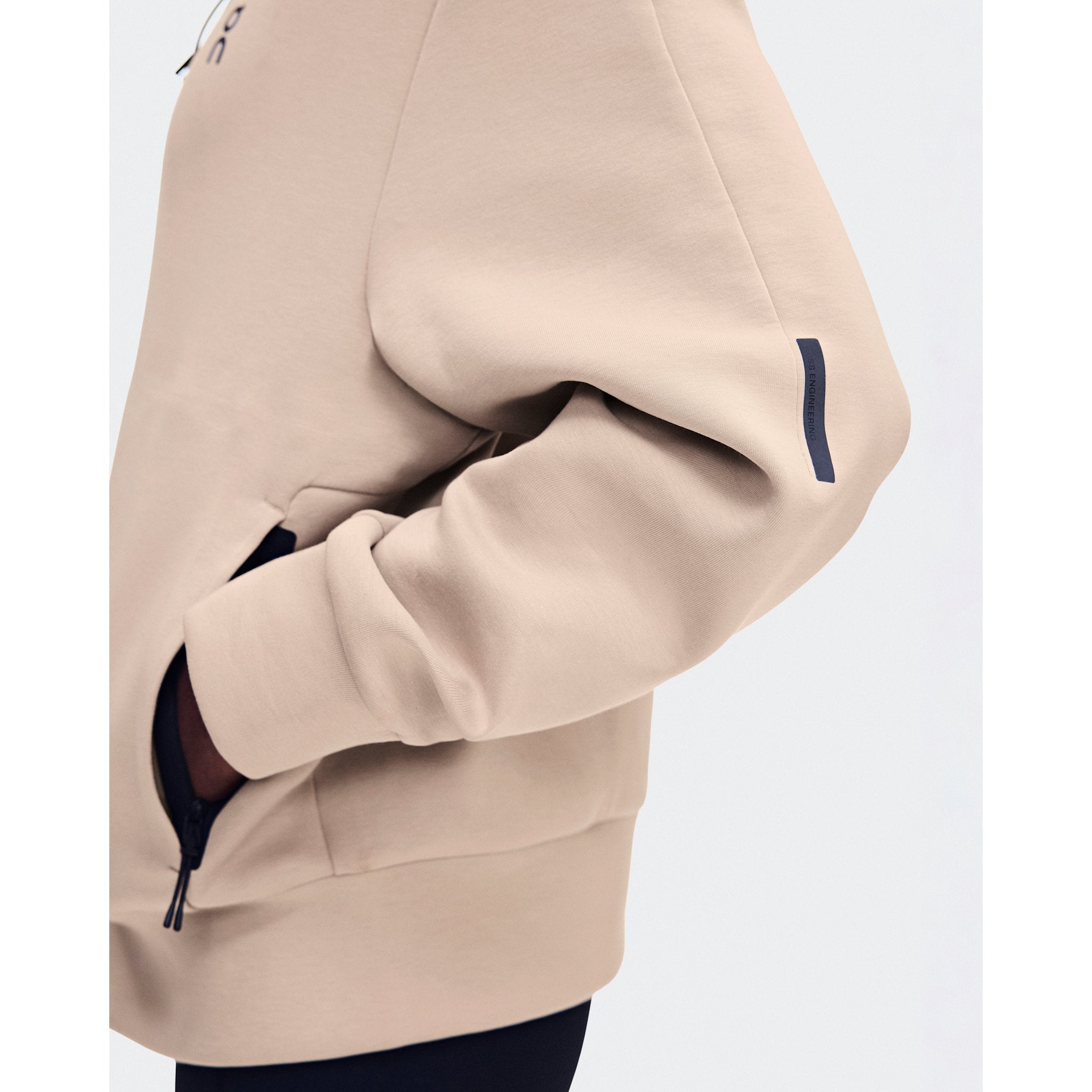 On Focus Tech Zip Hoodie Desert