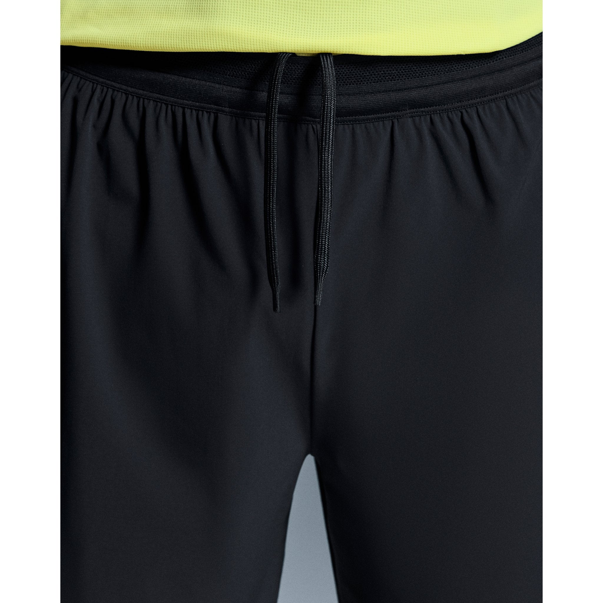 On 5" Performance 2/1 Shorts Black