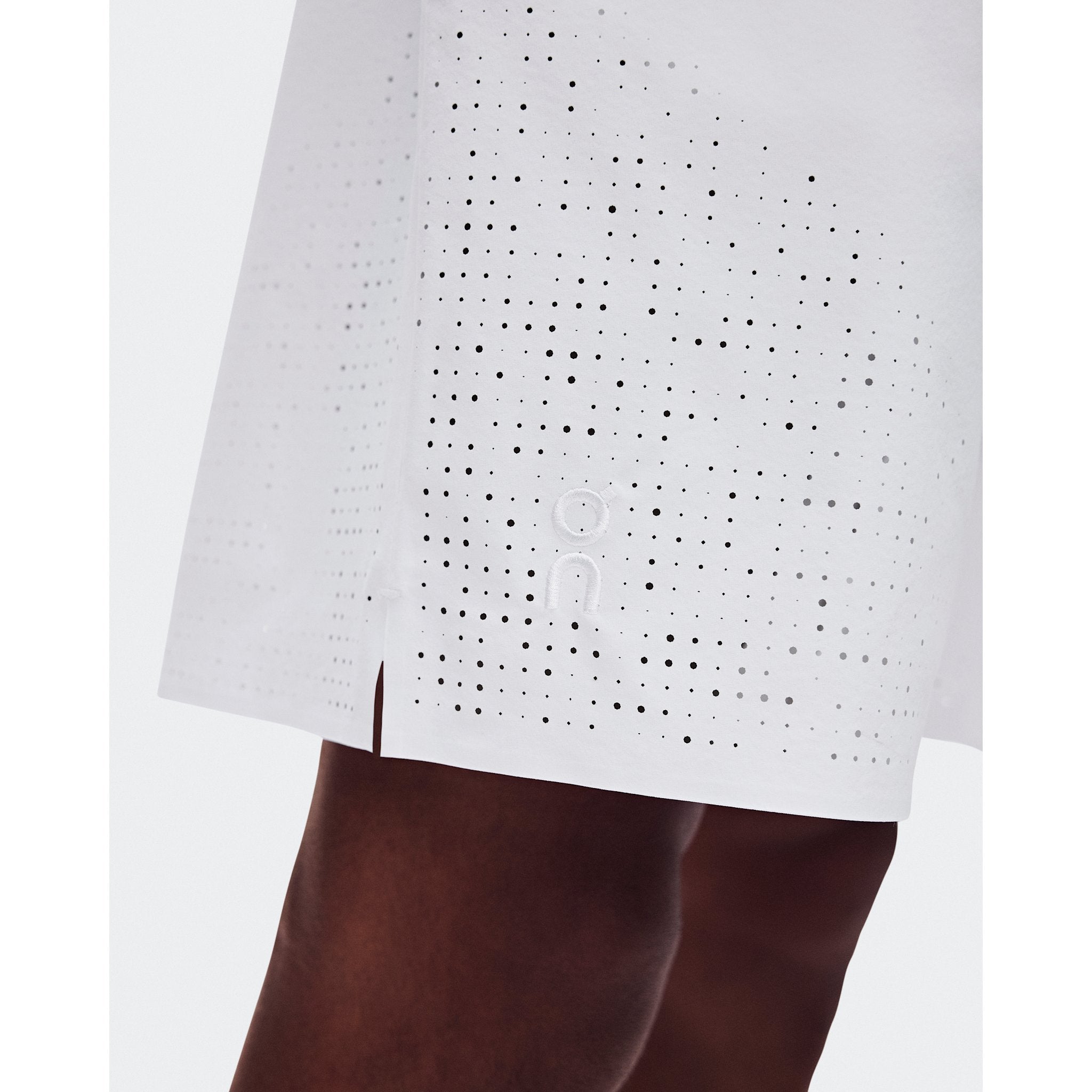 On 7" Court Shorts LDN White