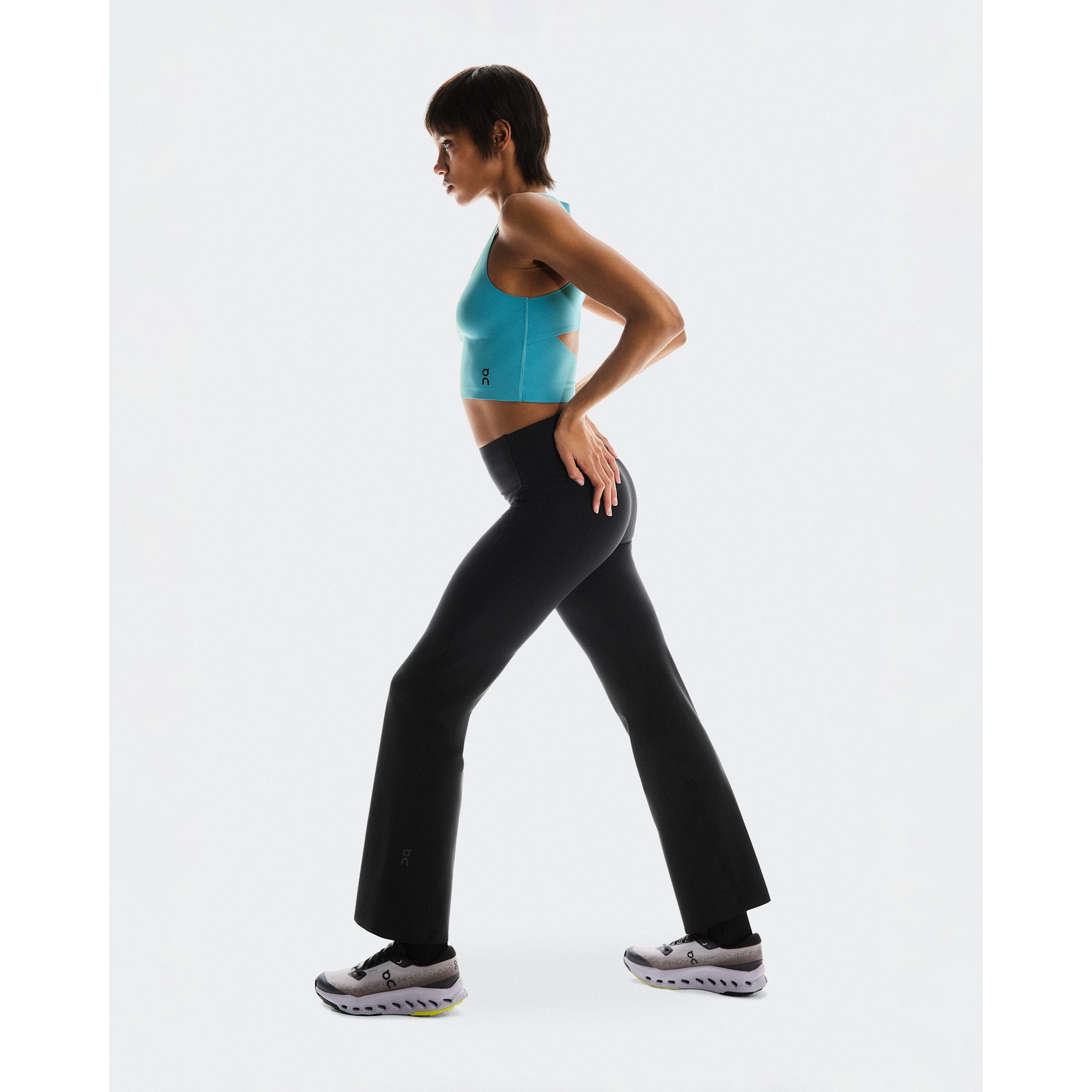 On Studio Flared Leggings 30" Black